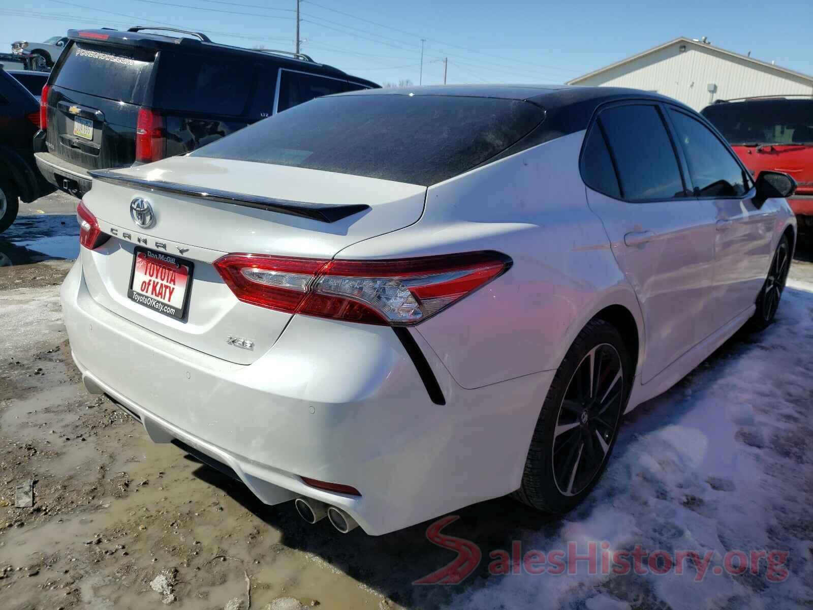 4T1B61HK0JU095829 2018 TOYOTA CAMRY