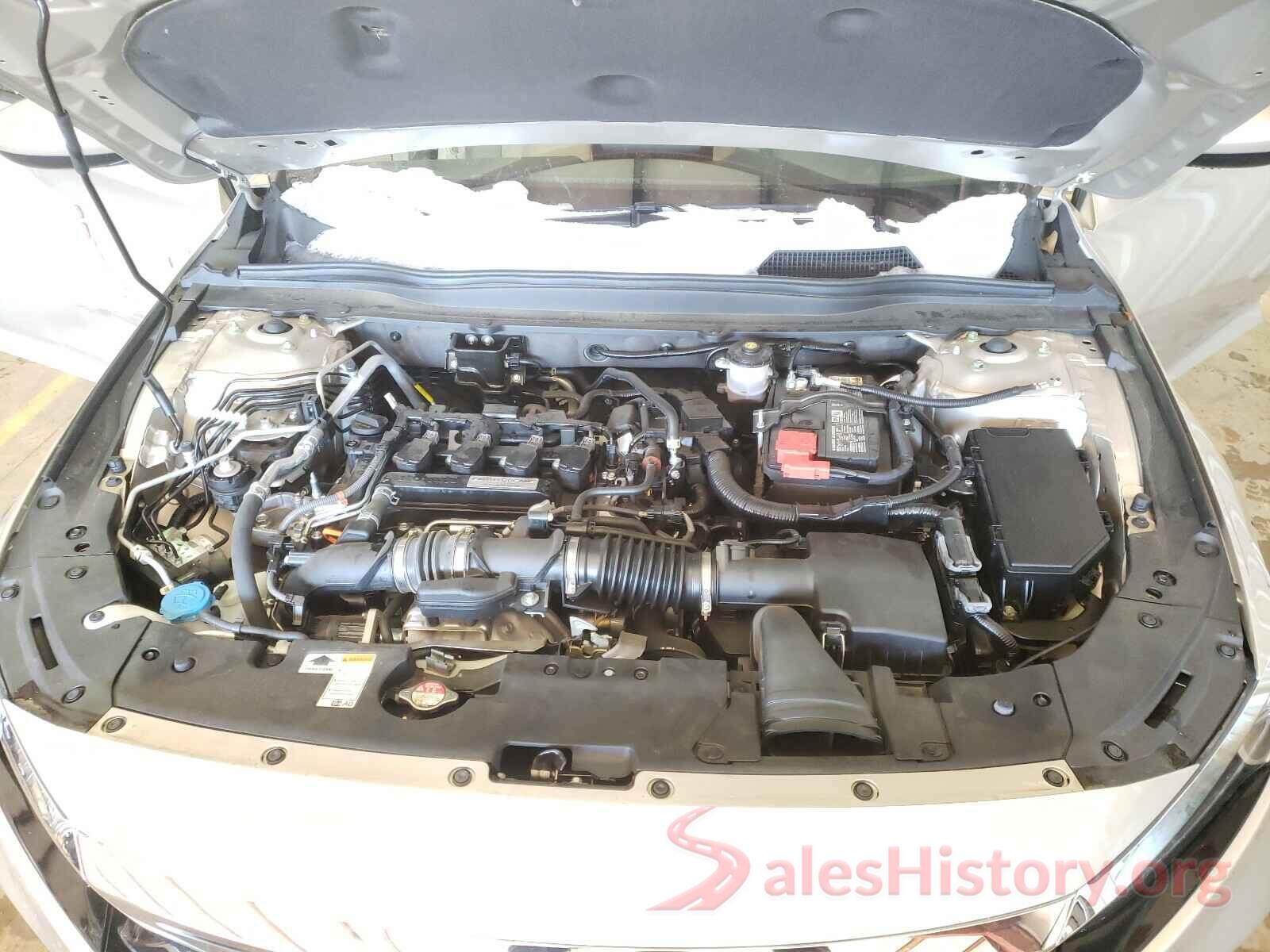 1HGCV1F18JA033300 2018 HONDA ACCORD