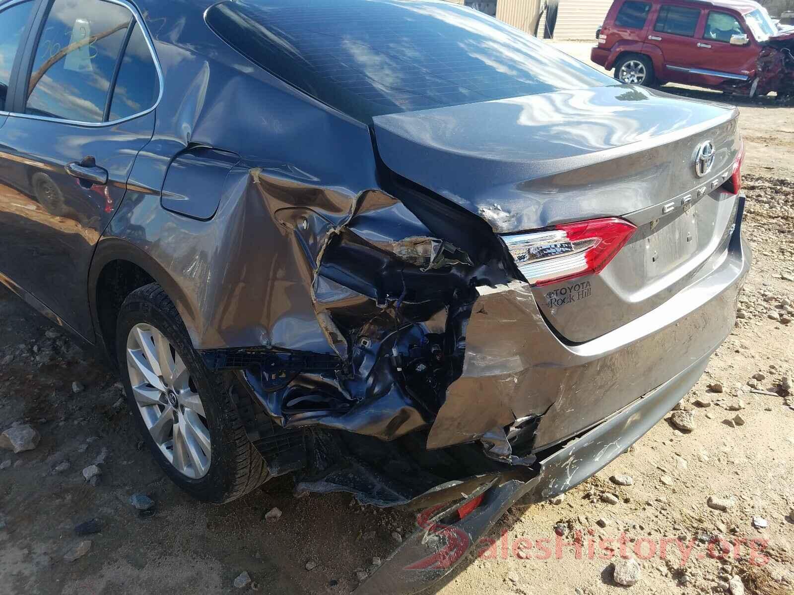 4T1B11HK0JU538091 2018 TOYOTA CAMRY