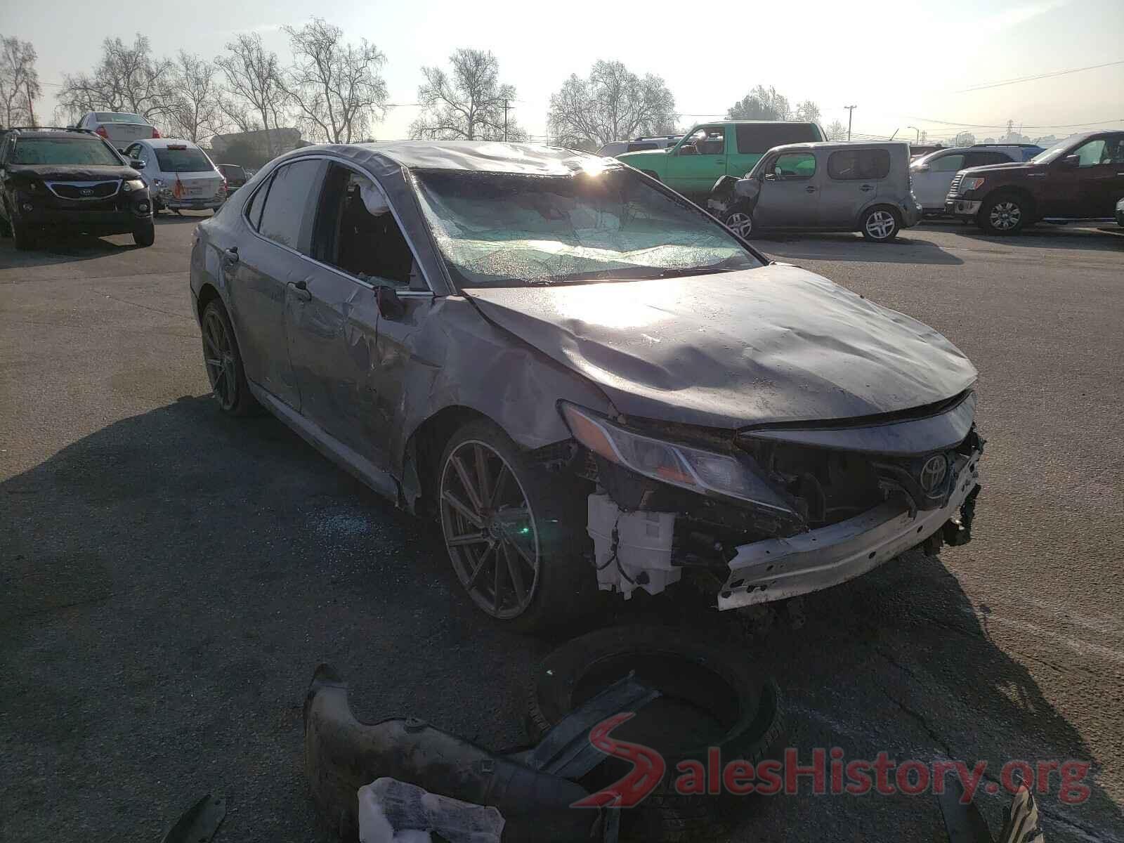 4T1B11HK8JU602815 2018 TOYOTA CAMRY