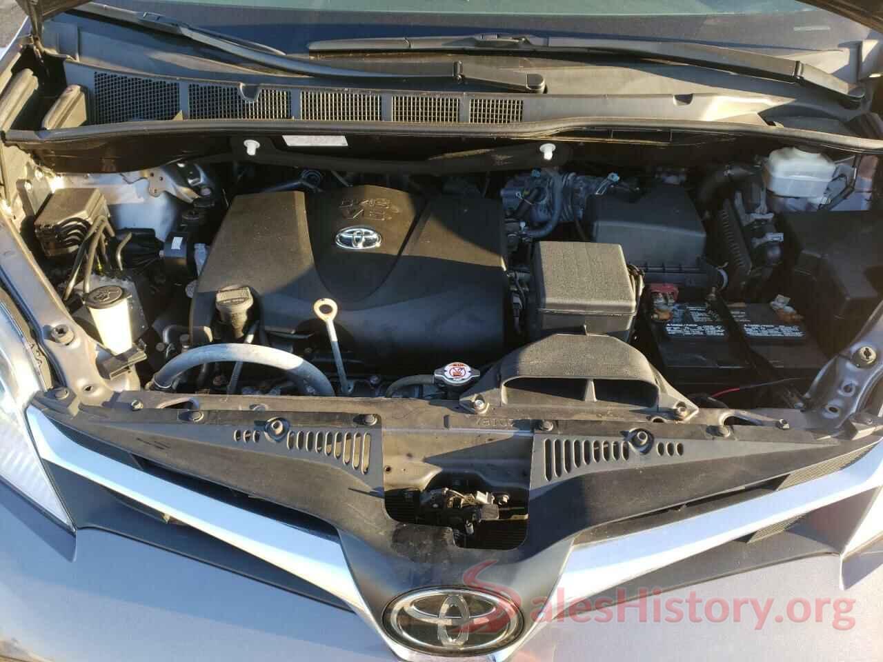 5TDKZ3DC2KS988855 2019 TOYOTA SIENNA