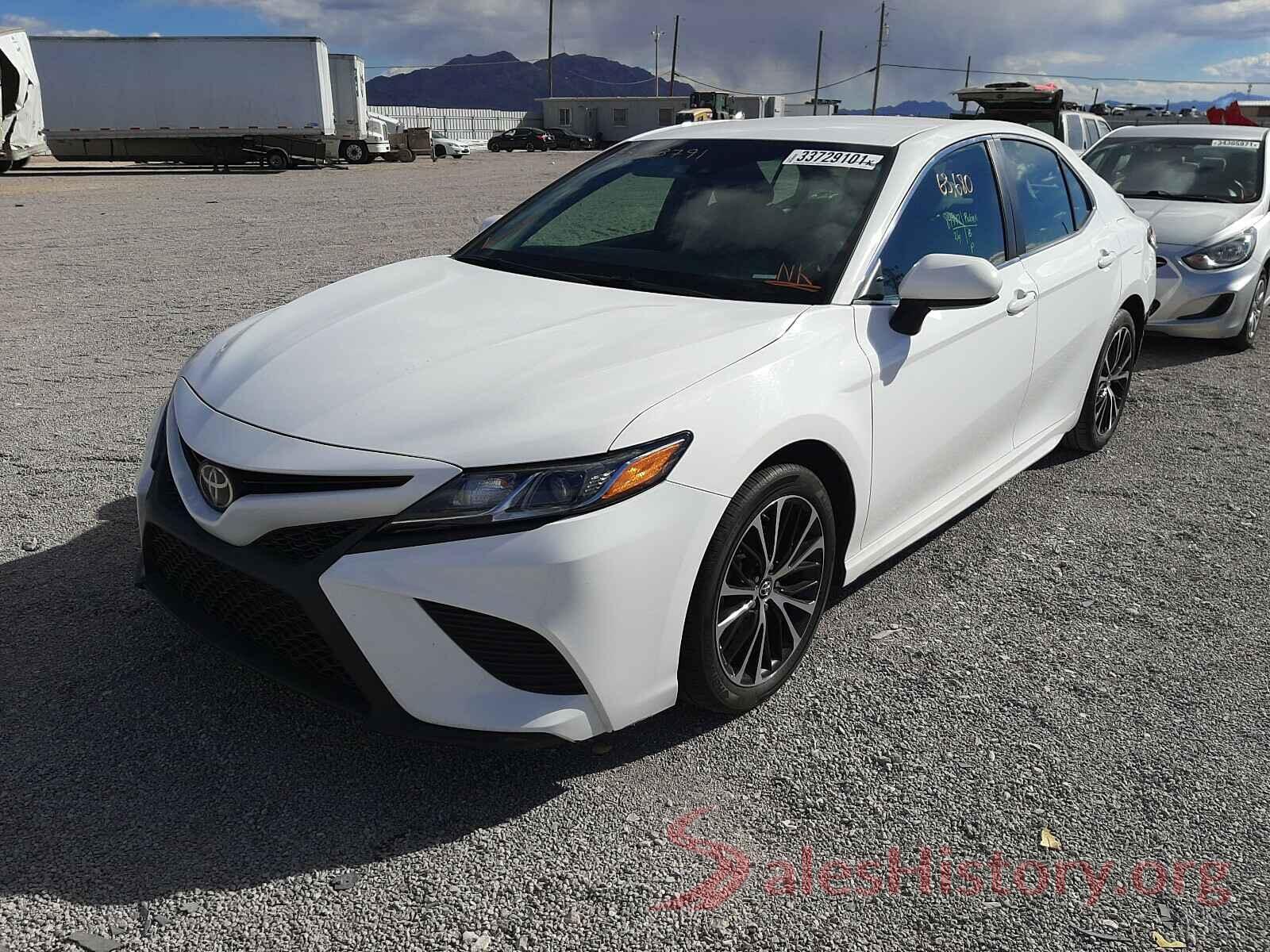 4T1B11HK4JU578299 2018 TOYOTA CAMRY