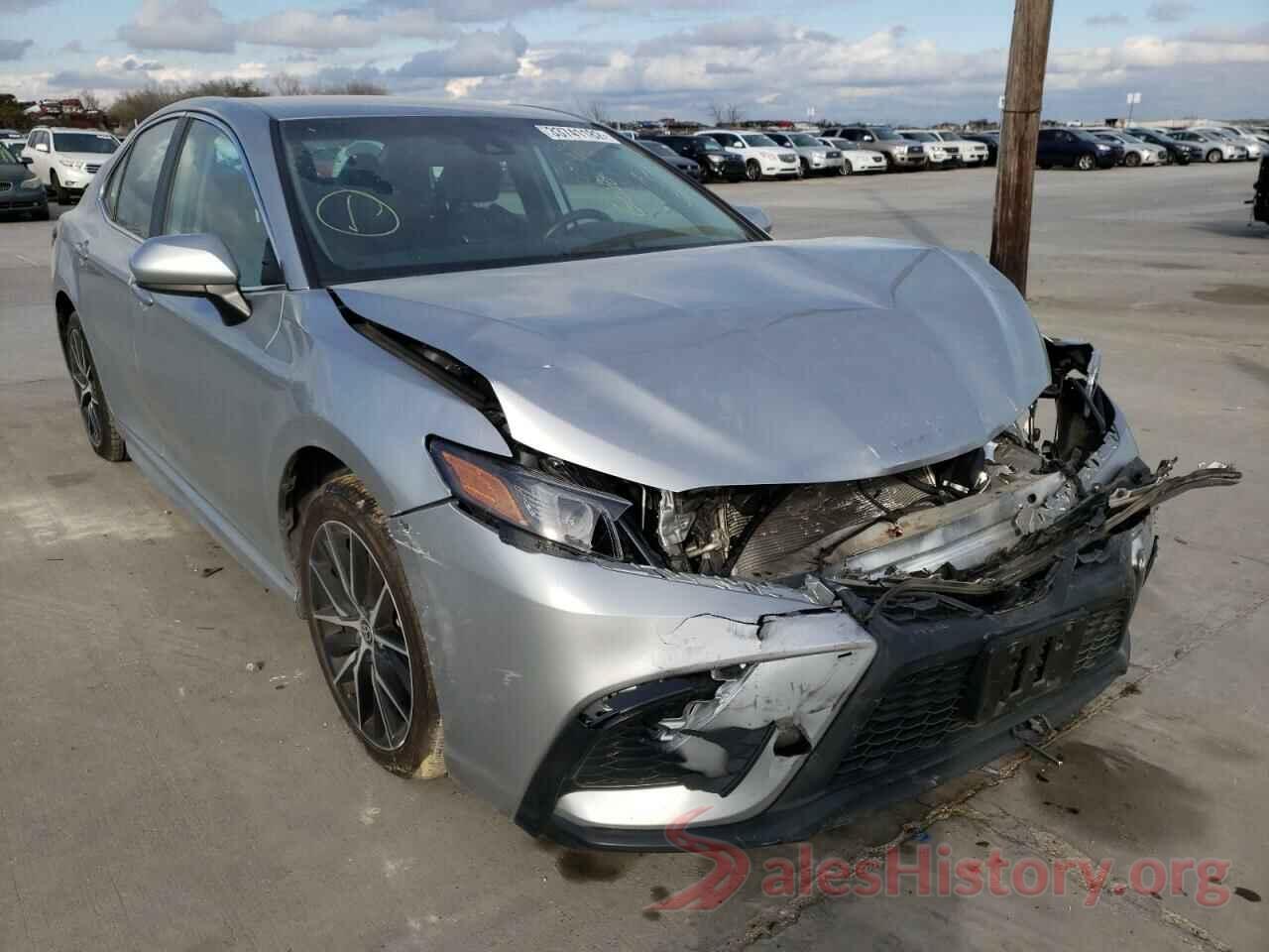 4T1G11AKXMU516331 2021 TOYOTA CAMRY