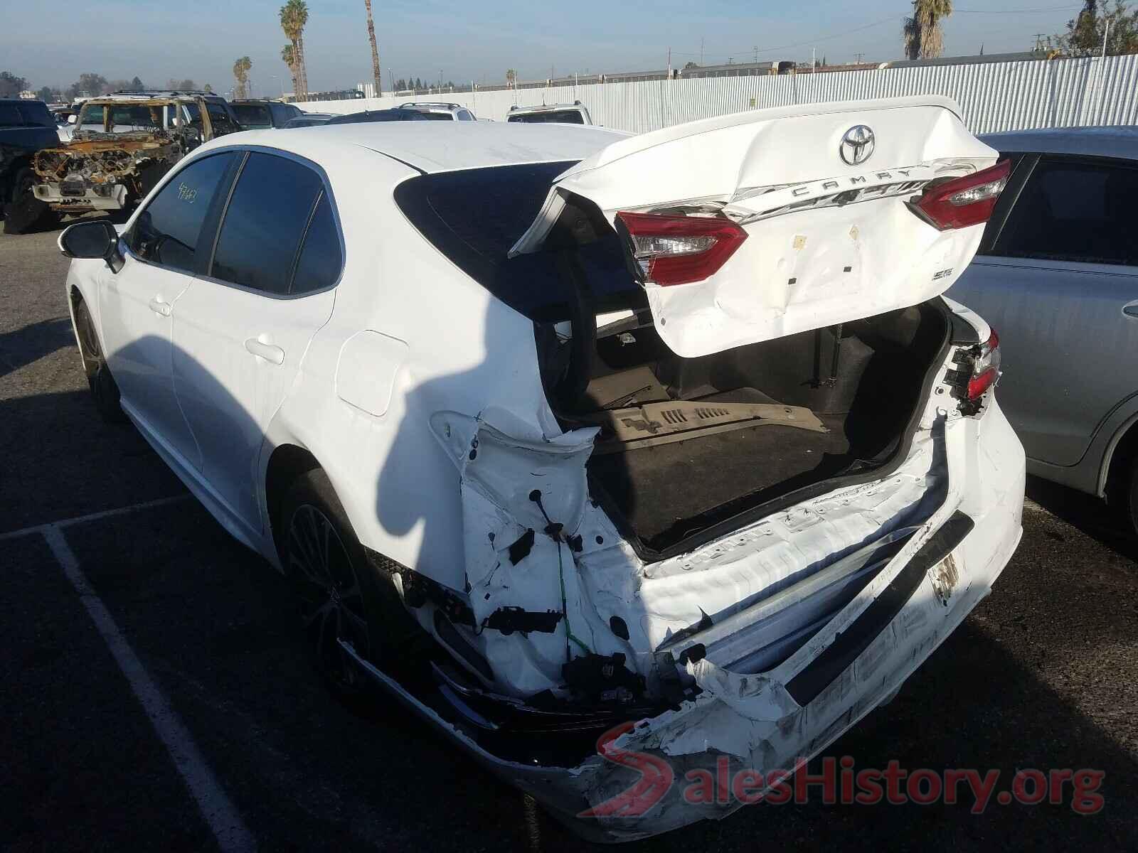 4T1B11HK4JU155738 2018 TOYOTA CAMRY