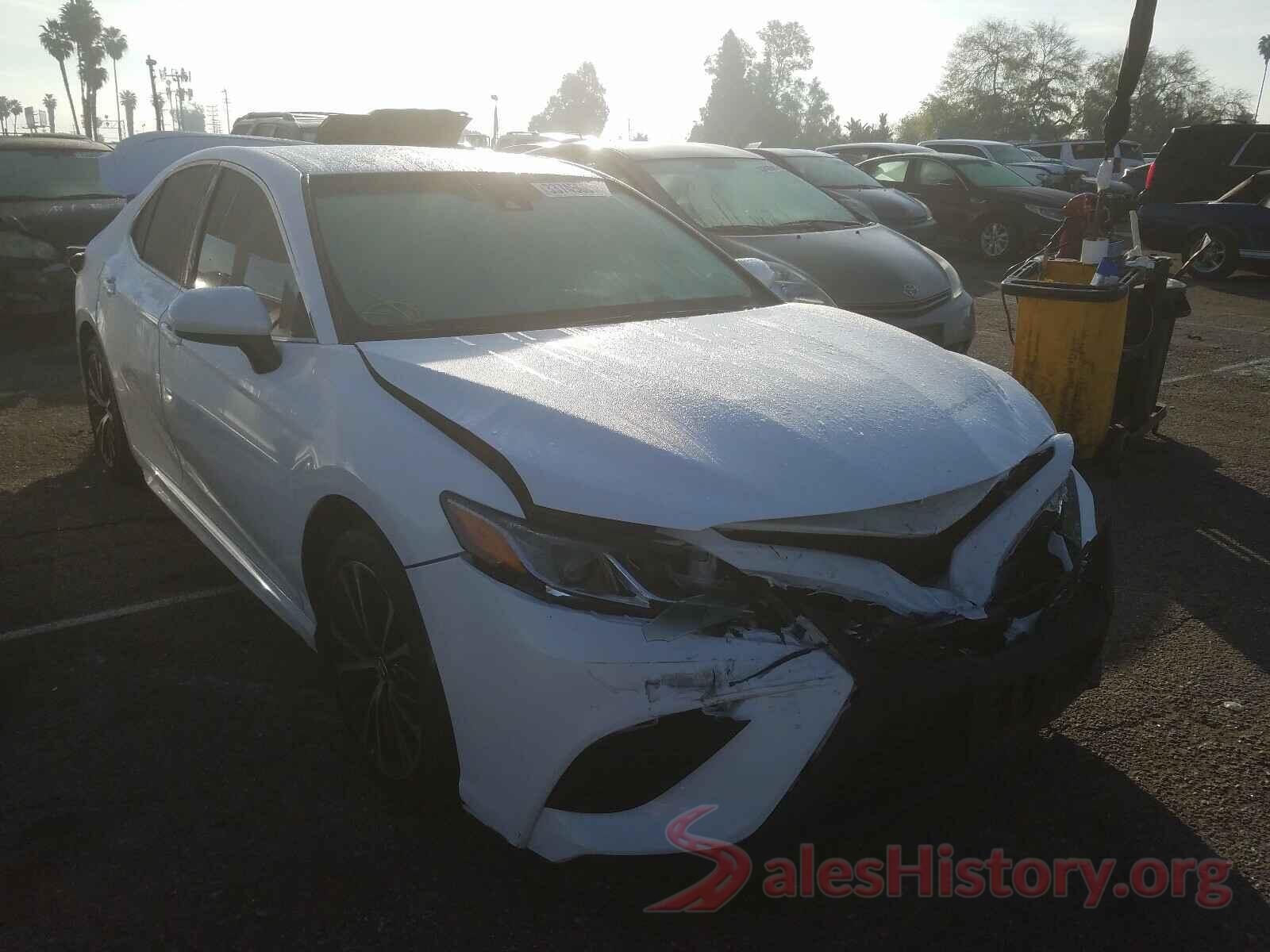 4T1B11HK4JU155738 2018 TOYOTA CAMRY