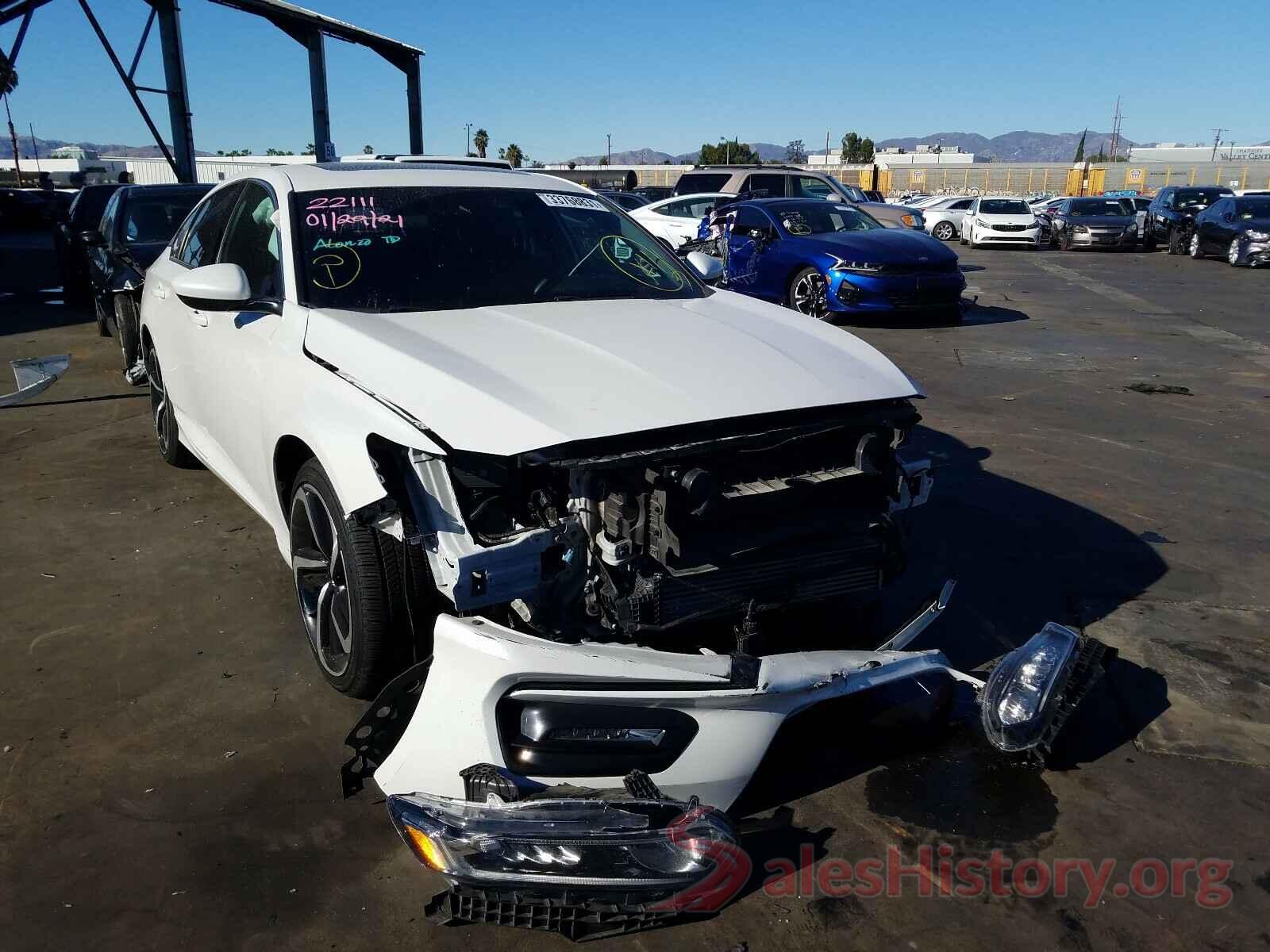 1HGCV2E32JA040607 2018 HONDA ACCORD