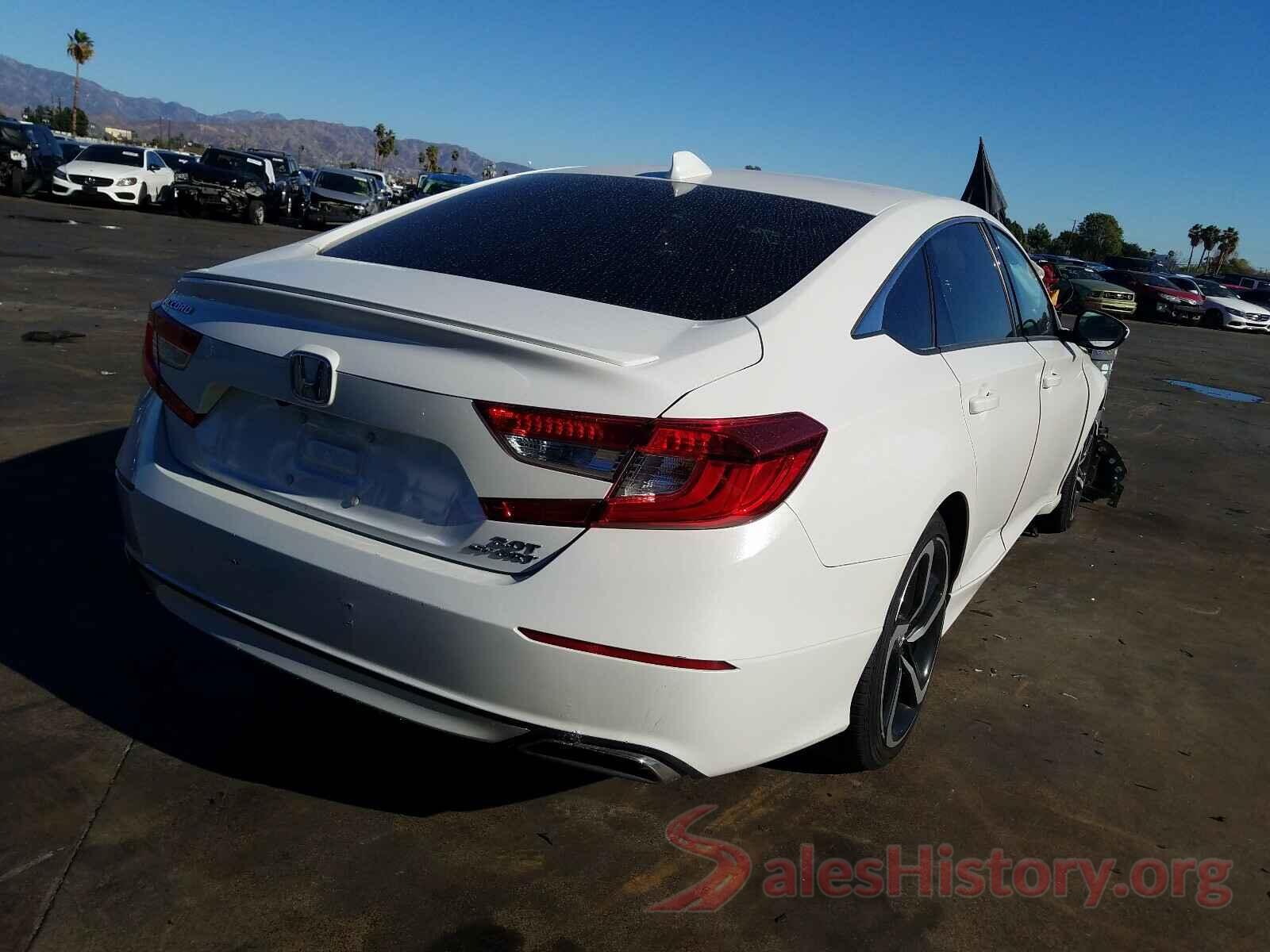 1HGCV2E32JA040607 2018 HONDA ACCORD