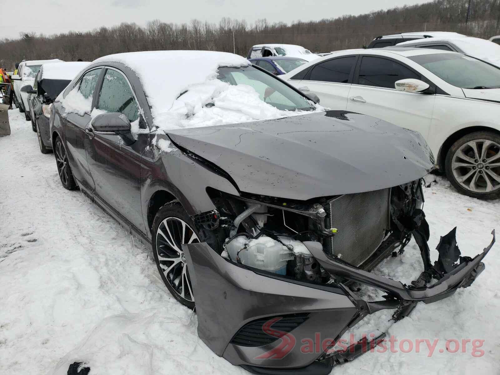 4T1B11HK6JU518413 2018 TOYOTA CAMRY