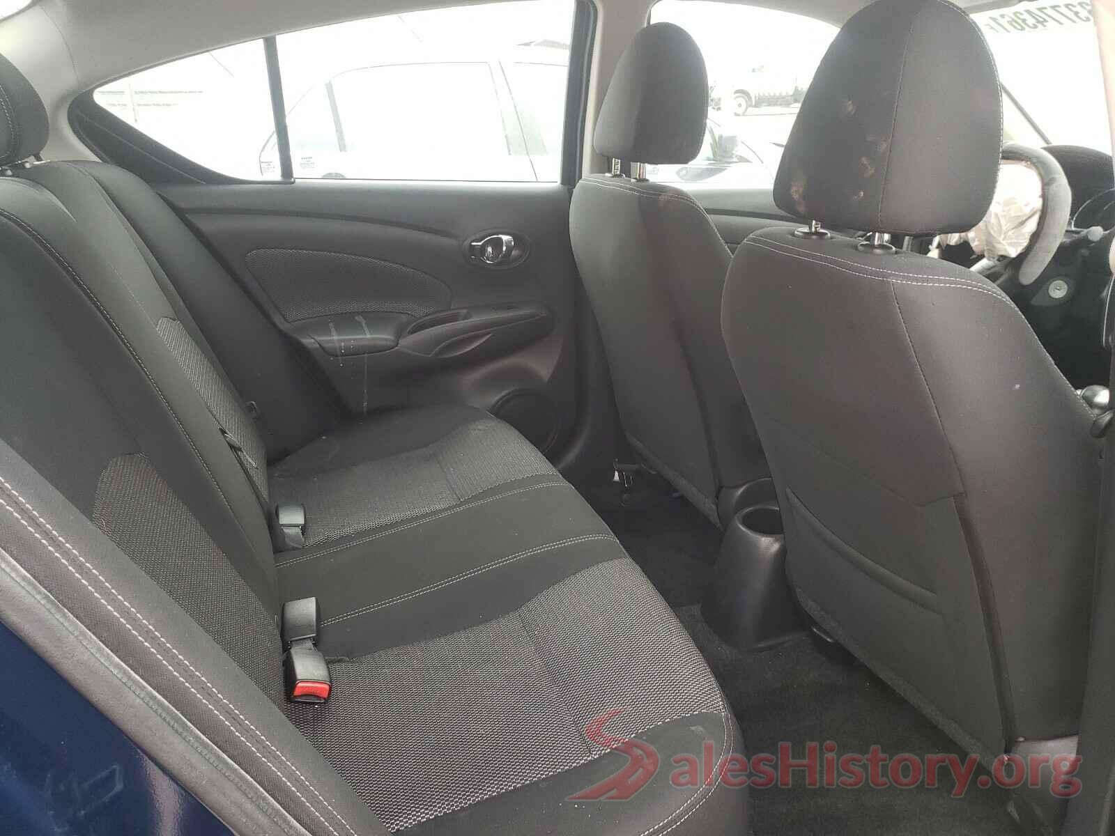 3N1CN7AP8JL832261 2018 NISSAN VERSA