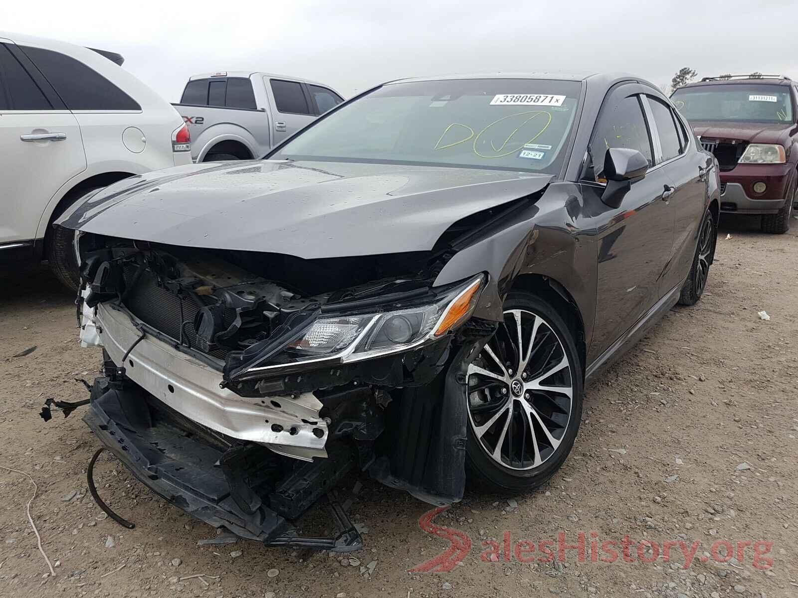 4T1B11HK3JU039933 2018 TOYOTA CAMRY