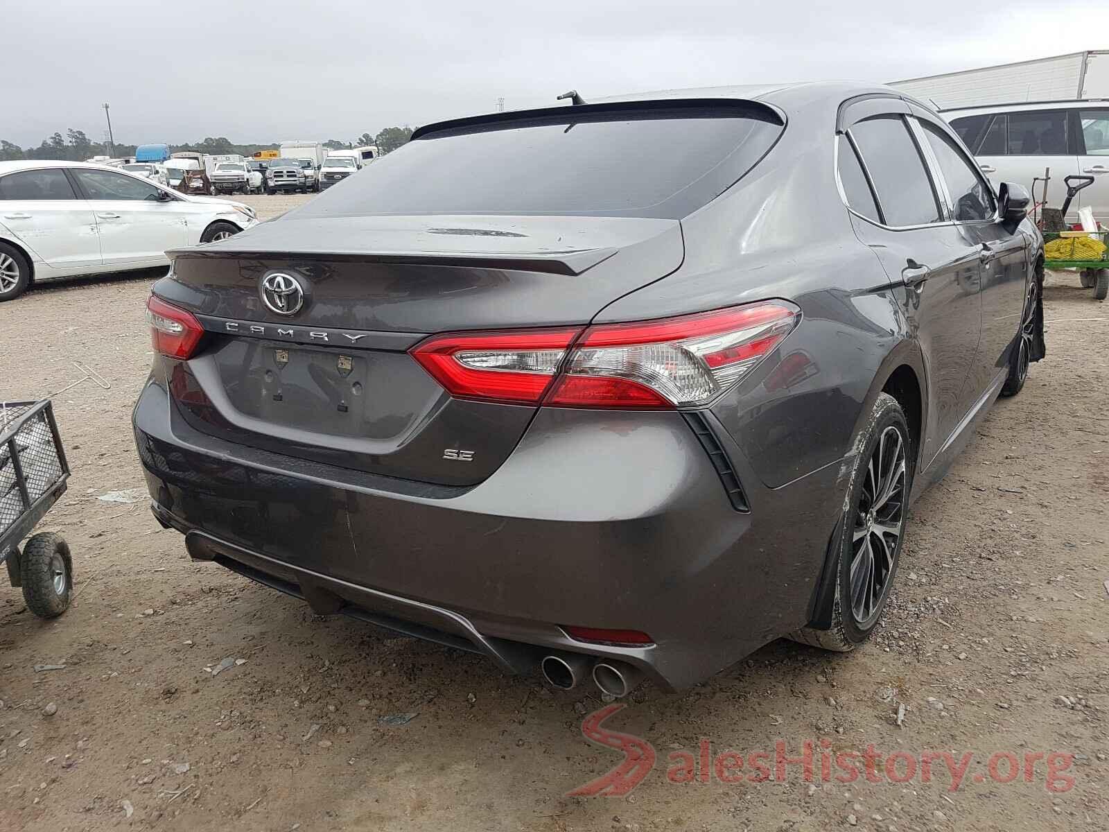 4T1B11HK3JU039933 2018 TOYOTA CAMRY