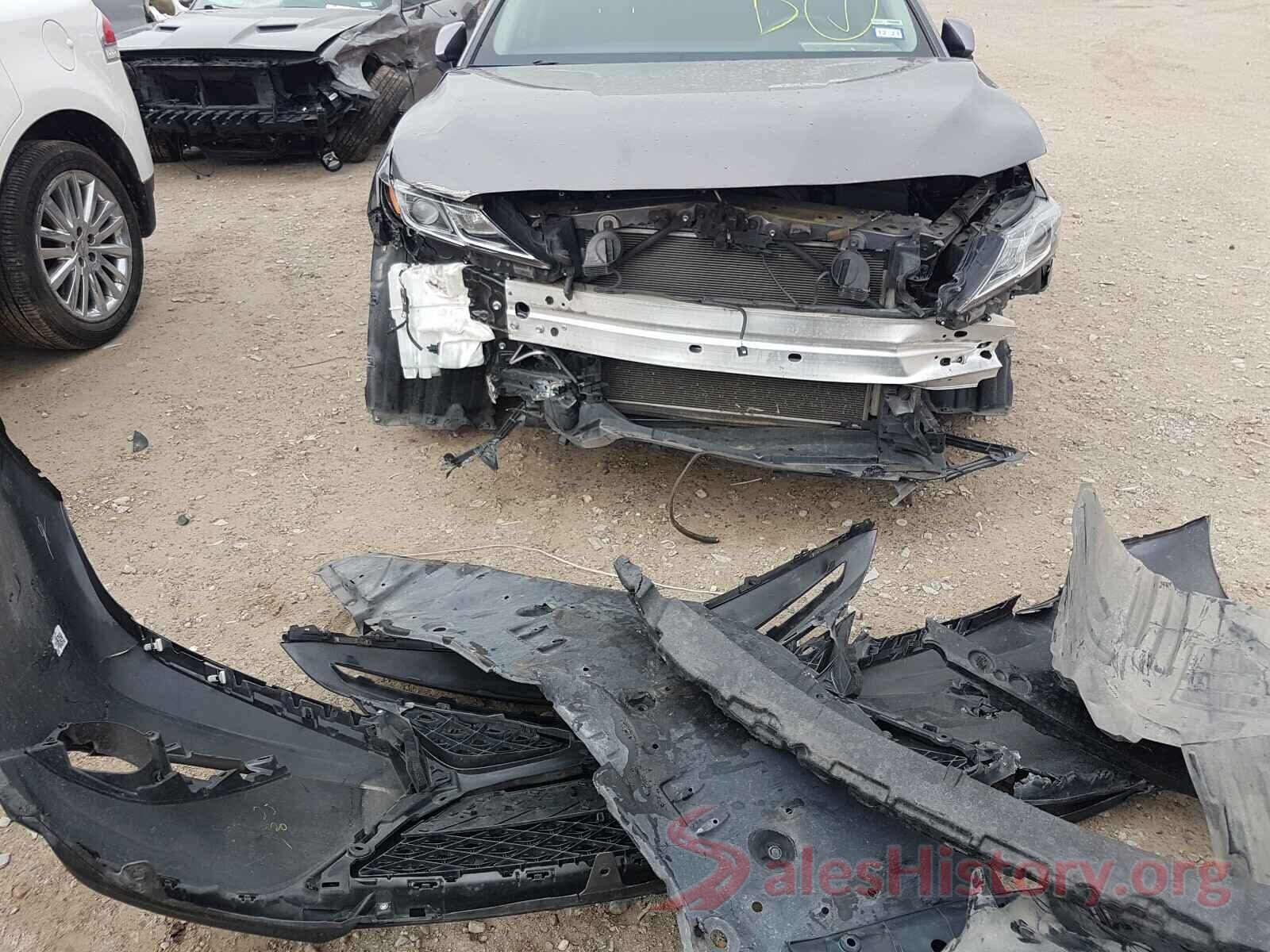 4T1B11HK3JU039933 2018 TOYOTA CAMRY