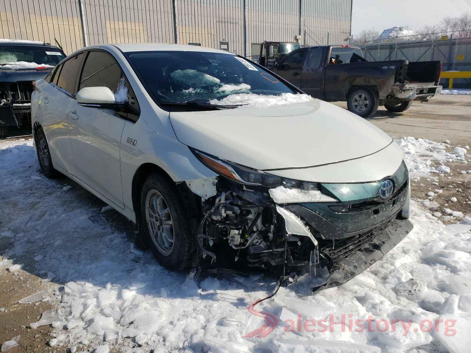 JTDKARFPXJ3072693 2018 TOYOTA PRIUS