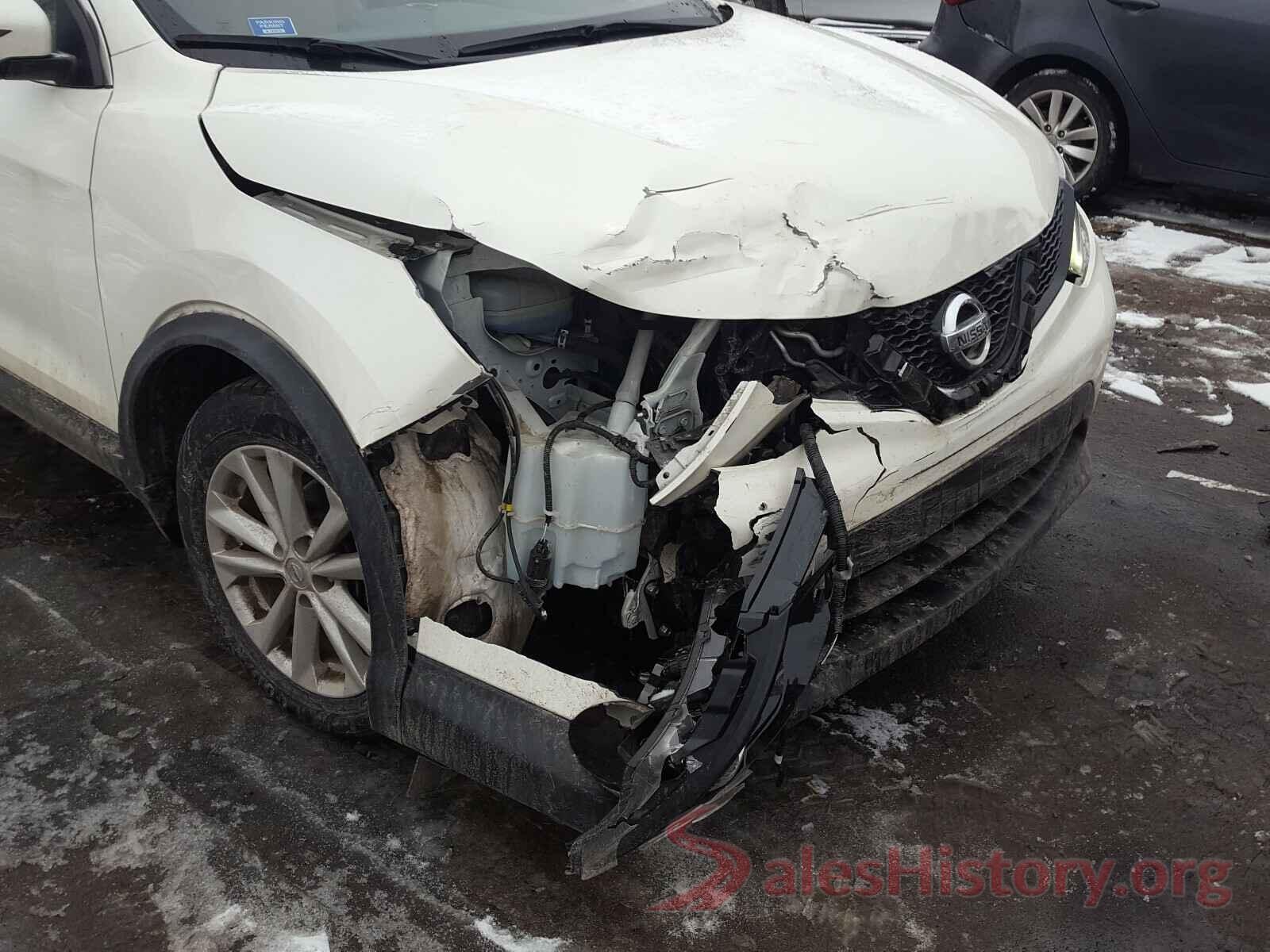 JN1BJ1CR9JW205226 2018 NISSAN ROGUE