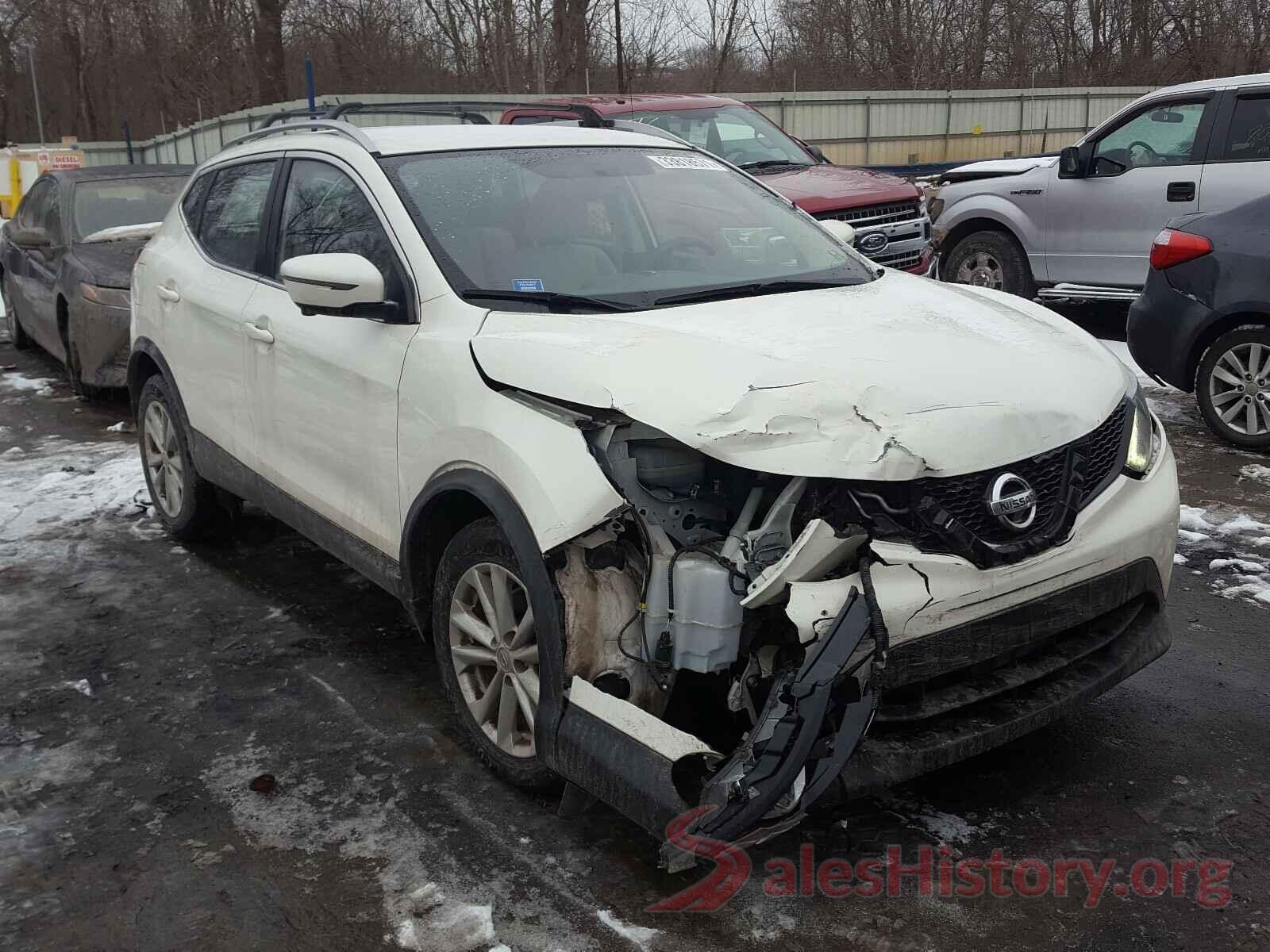 JN1BJ1CR9JW205226 2018 NISSAN ROGUE