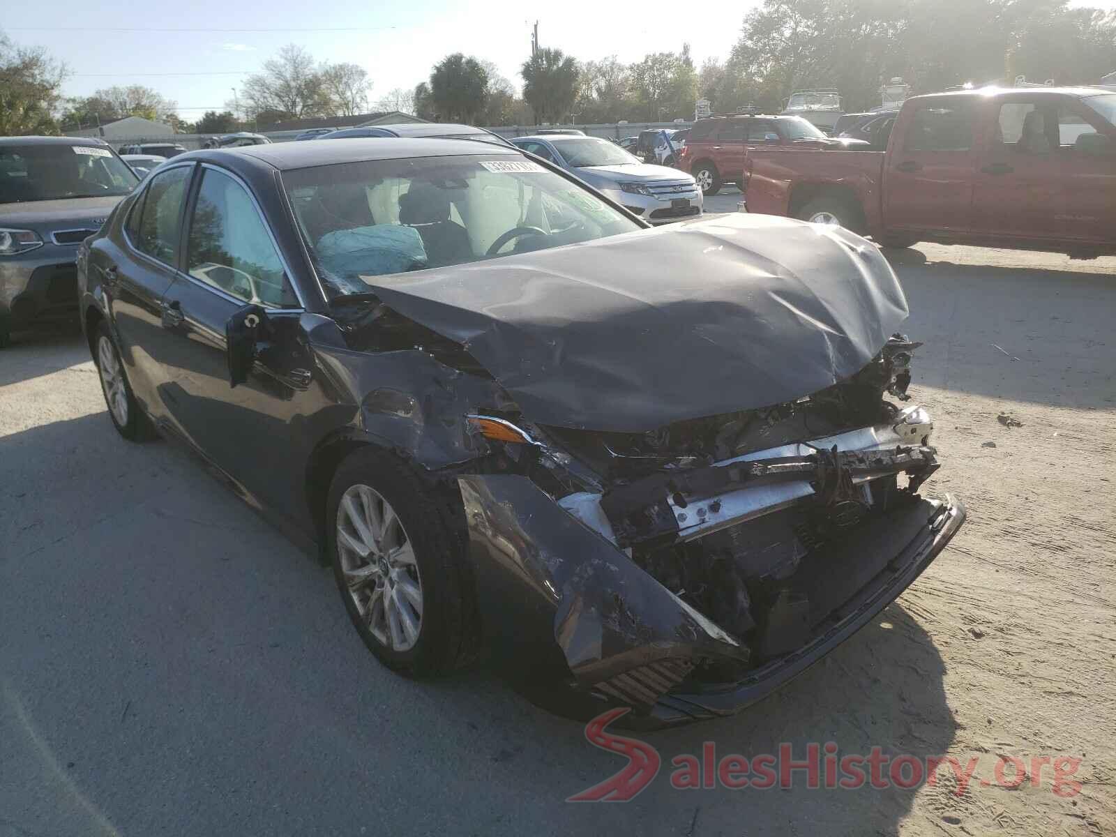 4T1B11HK8JU674310 2018 TOYOTA CAMRY