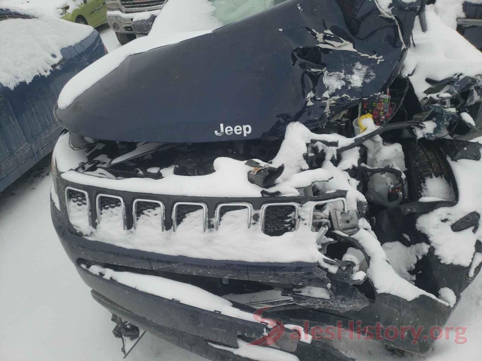 3C4NJDCB2KT812168 2019 JEEP COMPASS