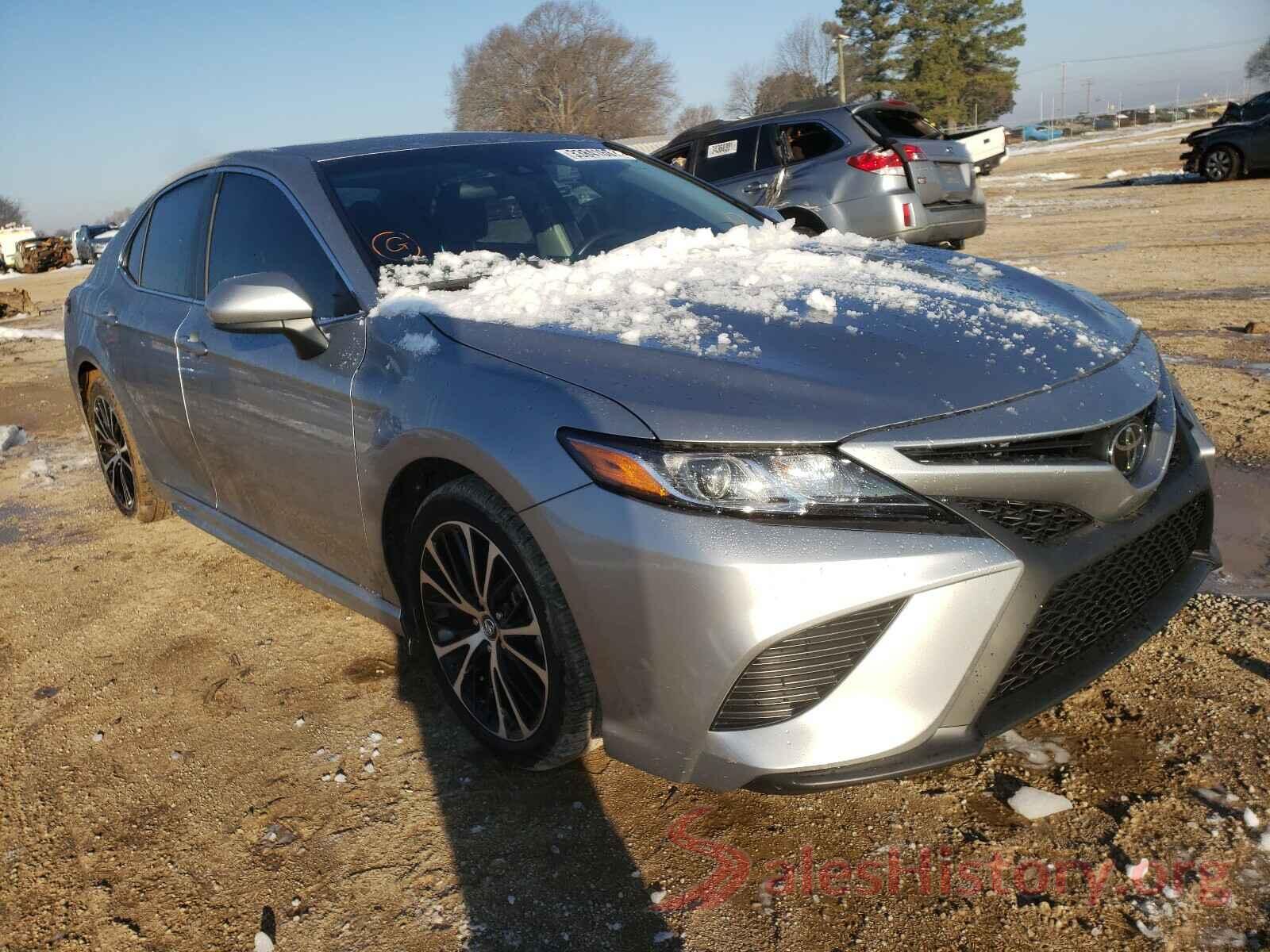 4T1B11HK1JU670809 2018 TOYOTA CAMRY