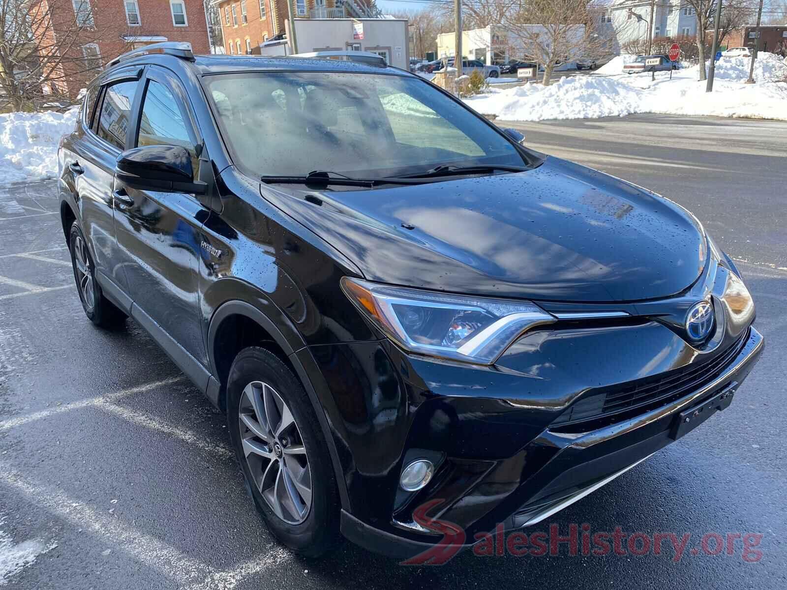 JTMRJREV5HD146962 2017 TOYOTA RAV4