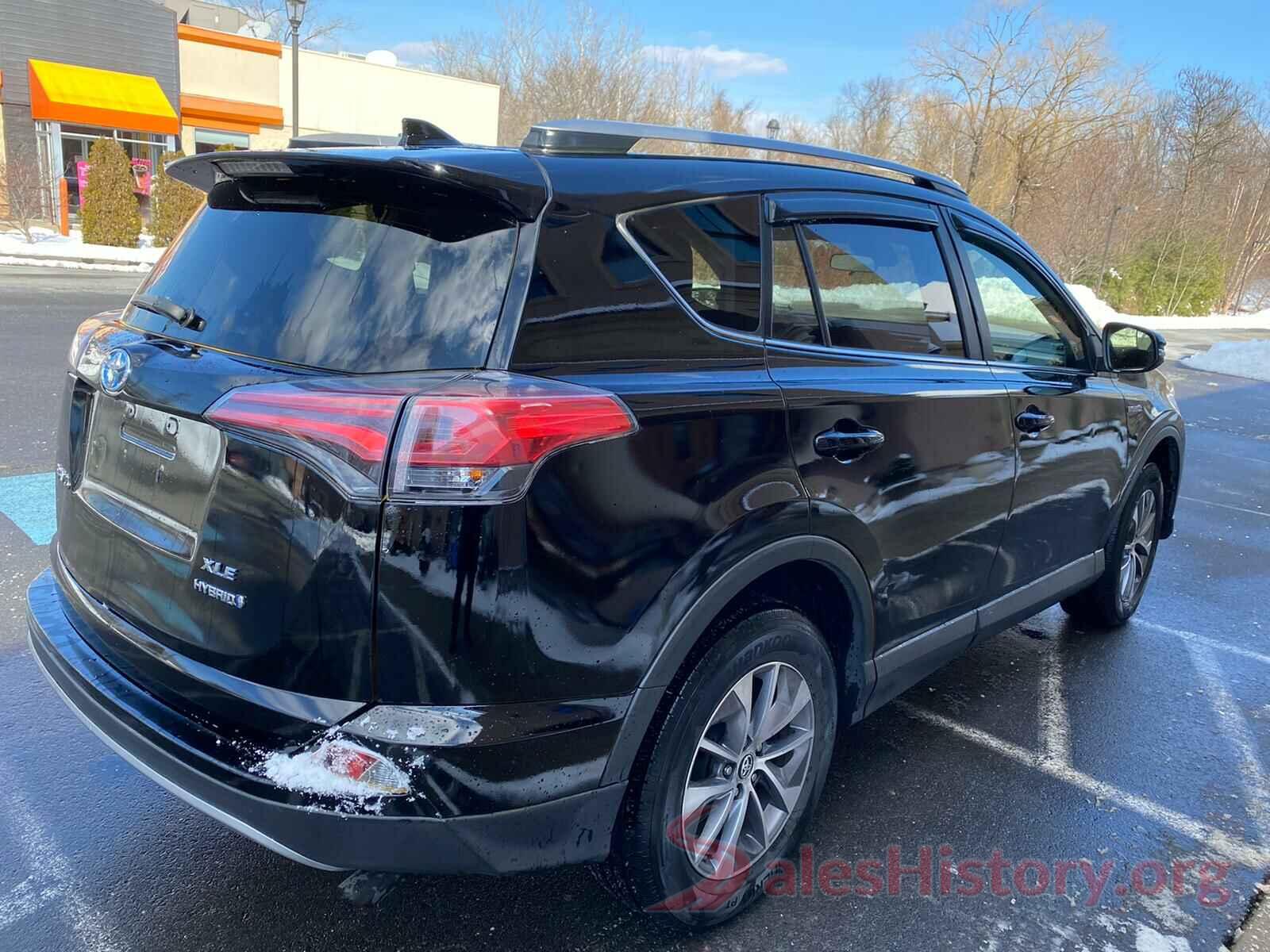 JTMRJREV5HD146962 2017 TOYOTA RAV4