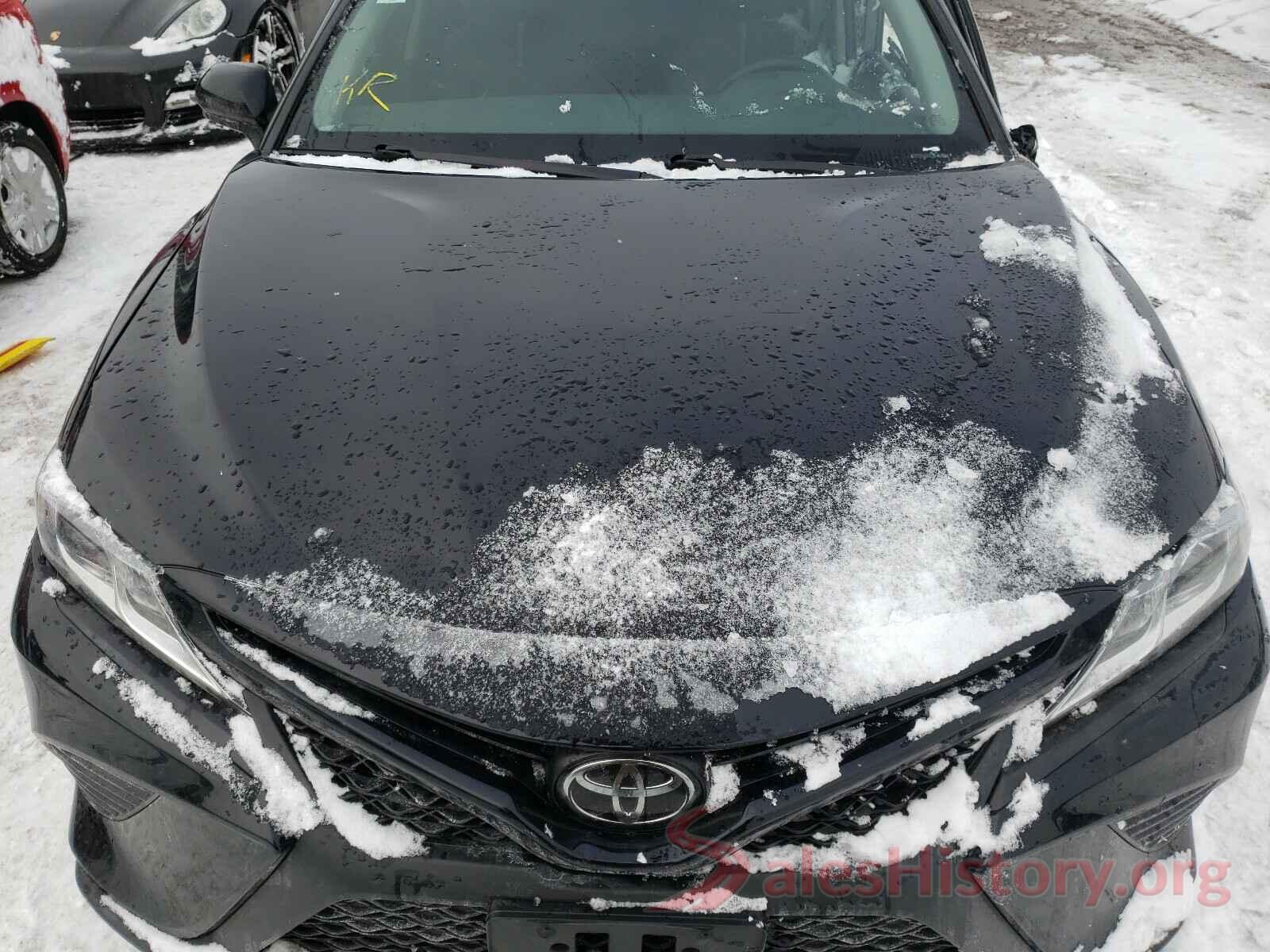 4T1B11HK7JU070179 2018 TOYOTA CAMRY