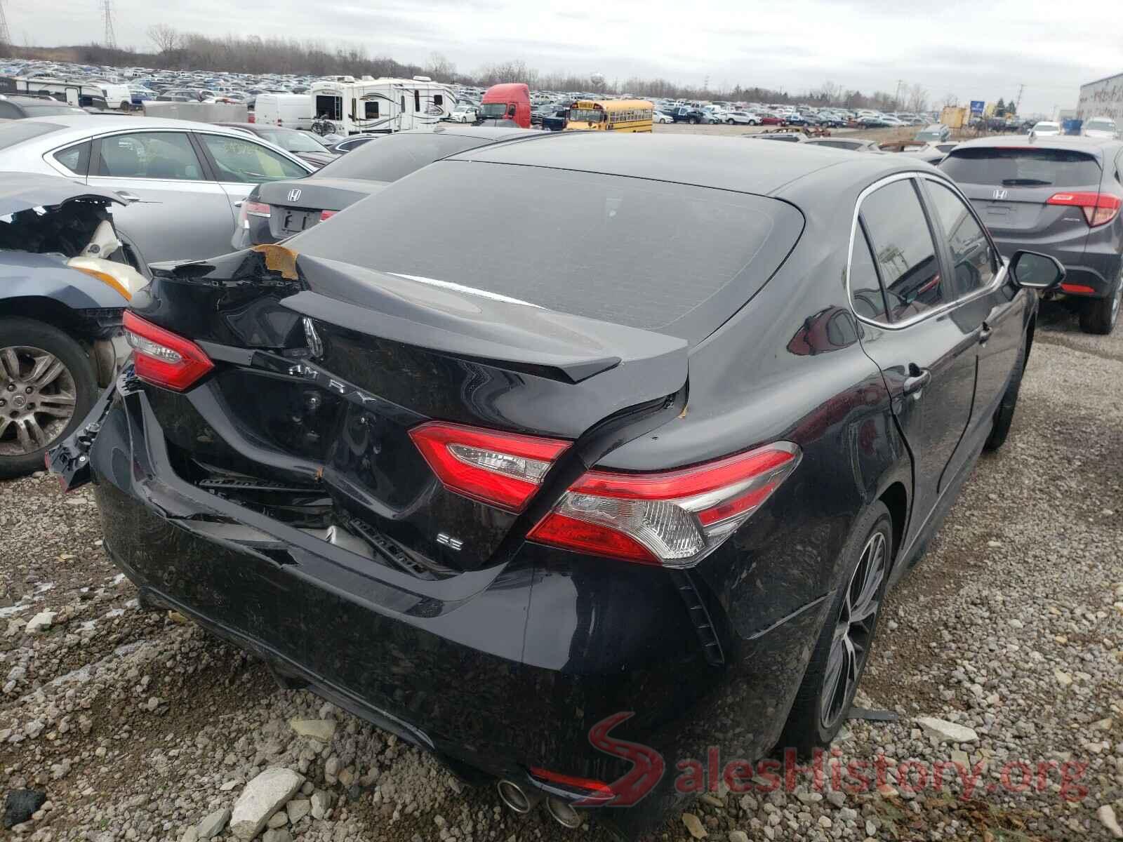 4T1B11HK7JU070179 2018 TOYOTA CAMRY