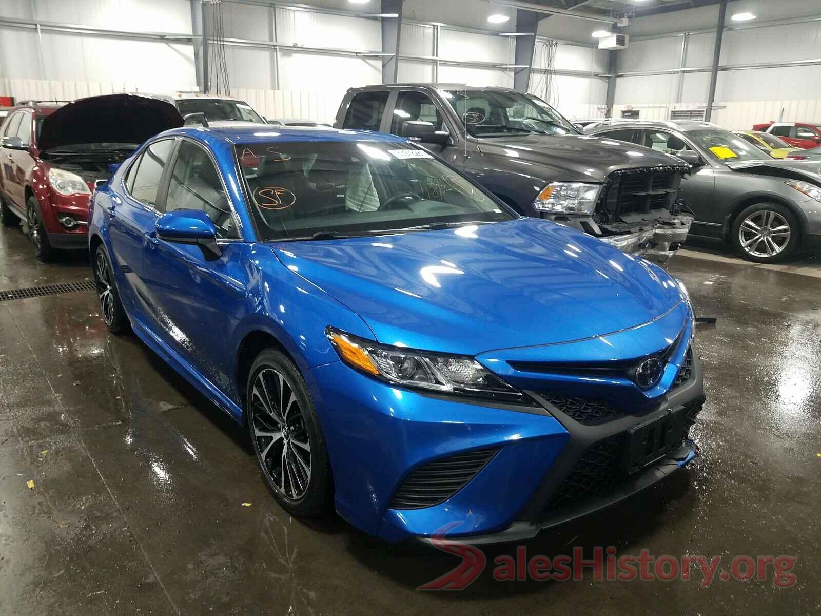 4T1B11HK5JU052702 2018 TOYOTA CAMRY