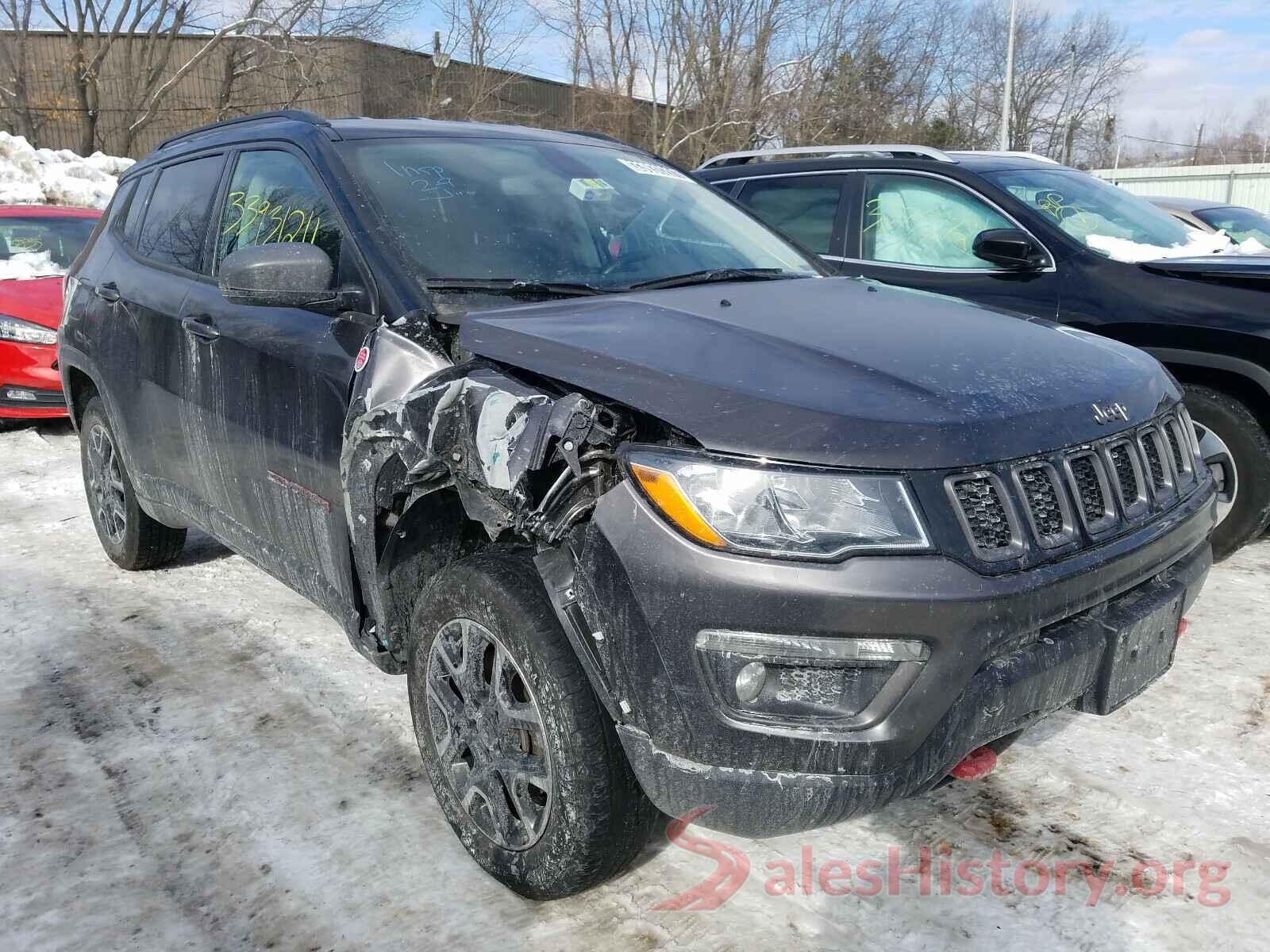 3C4NJDDB4KT728559 2019 JEEP COMPASS