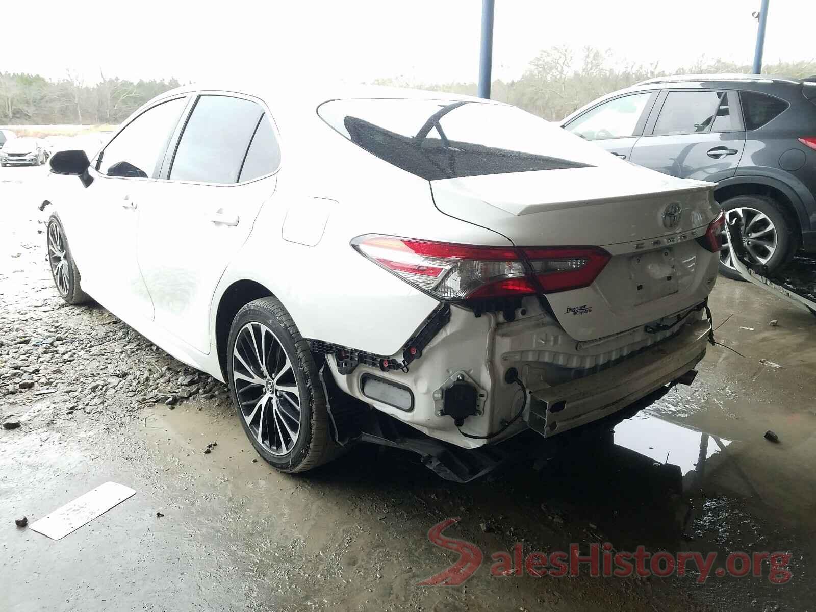 4T1B11HK8JU117767 2018 TOYOTA CAMRY