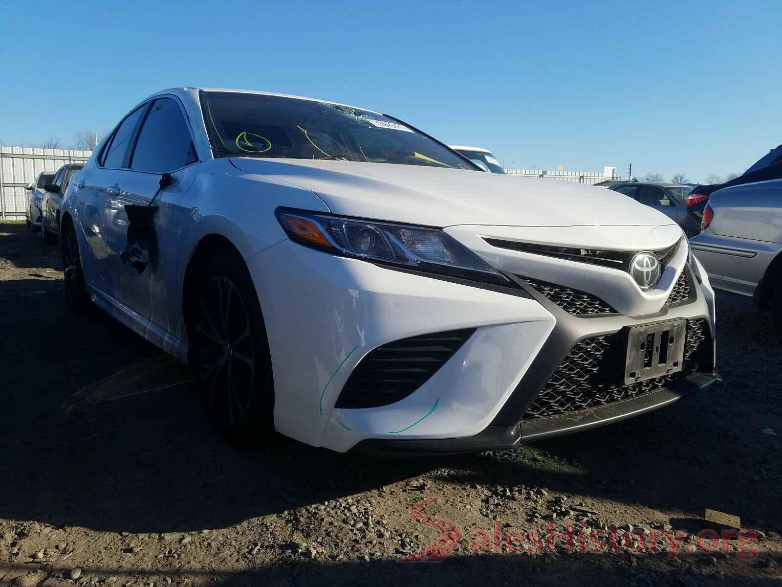 4T1B11HK3JU675767 2018 TOYOTA CAMRY