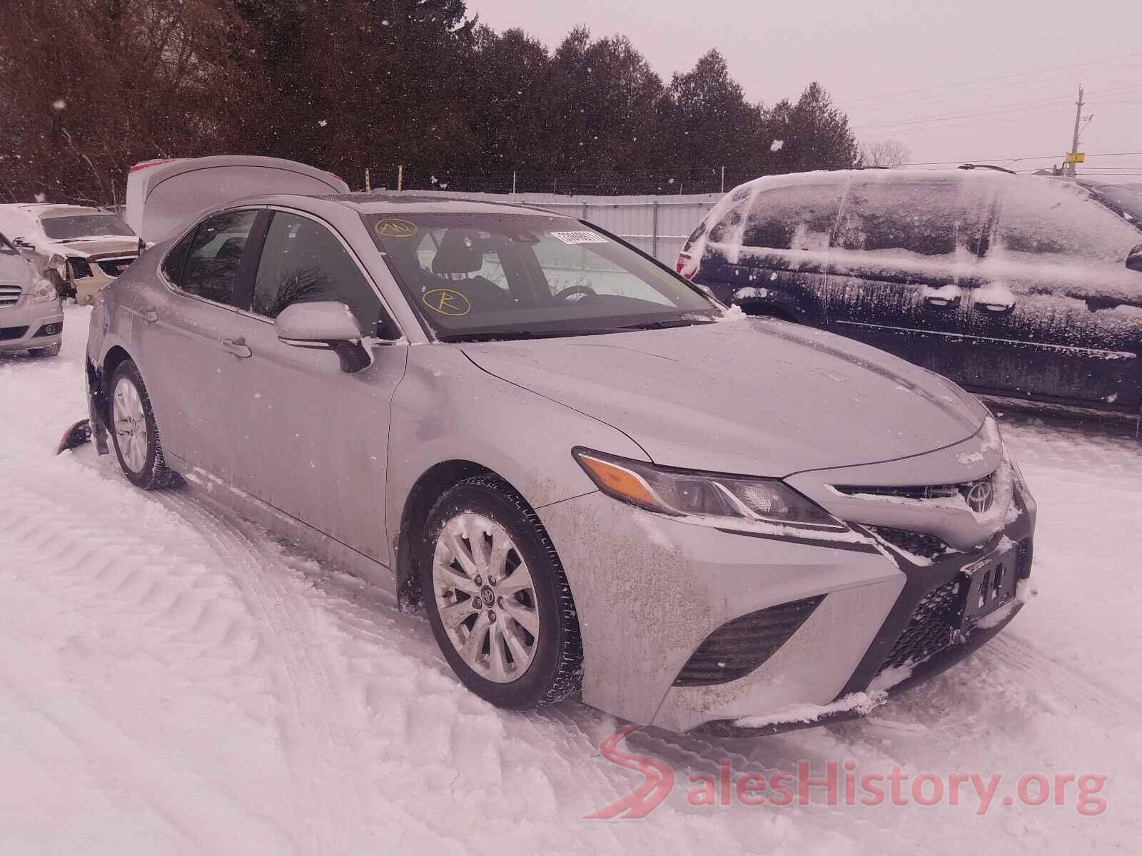 4T1B11HK0JU017002 2018 TOYOTA CAMRY