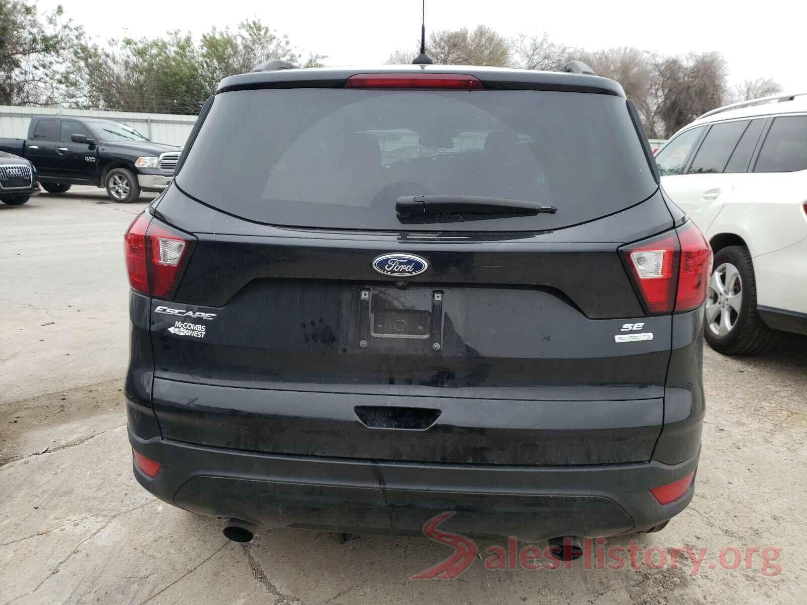 1FMCU0GD2KUA34216 2019 FORD ESCAPE