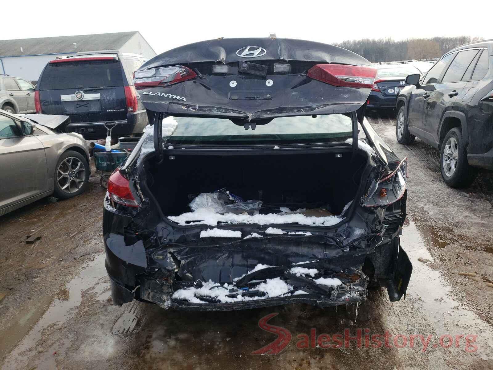 5NPD84LF1JH226120 2018 HYUNDAI ELANTRA