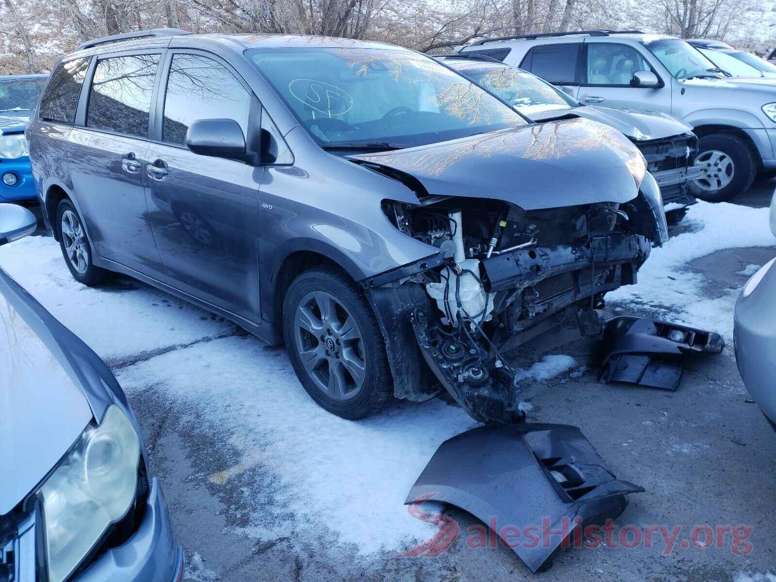 5TDEZ3DC0KS223687 2019 TOYOTA SIENNA