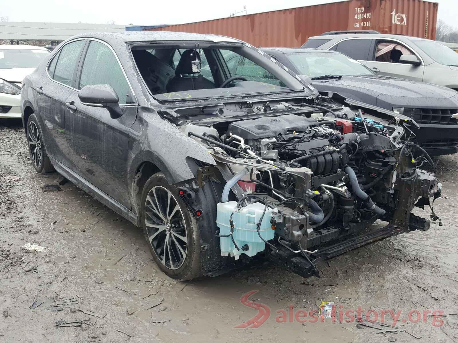 4T1B11HK1JU017090 2018 TOYOTA CAMRY