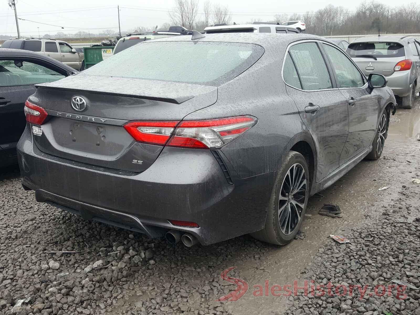 4T1B11HK1JU017090 2018 TOYOTA CAMRY