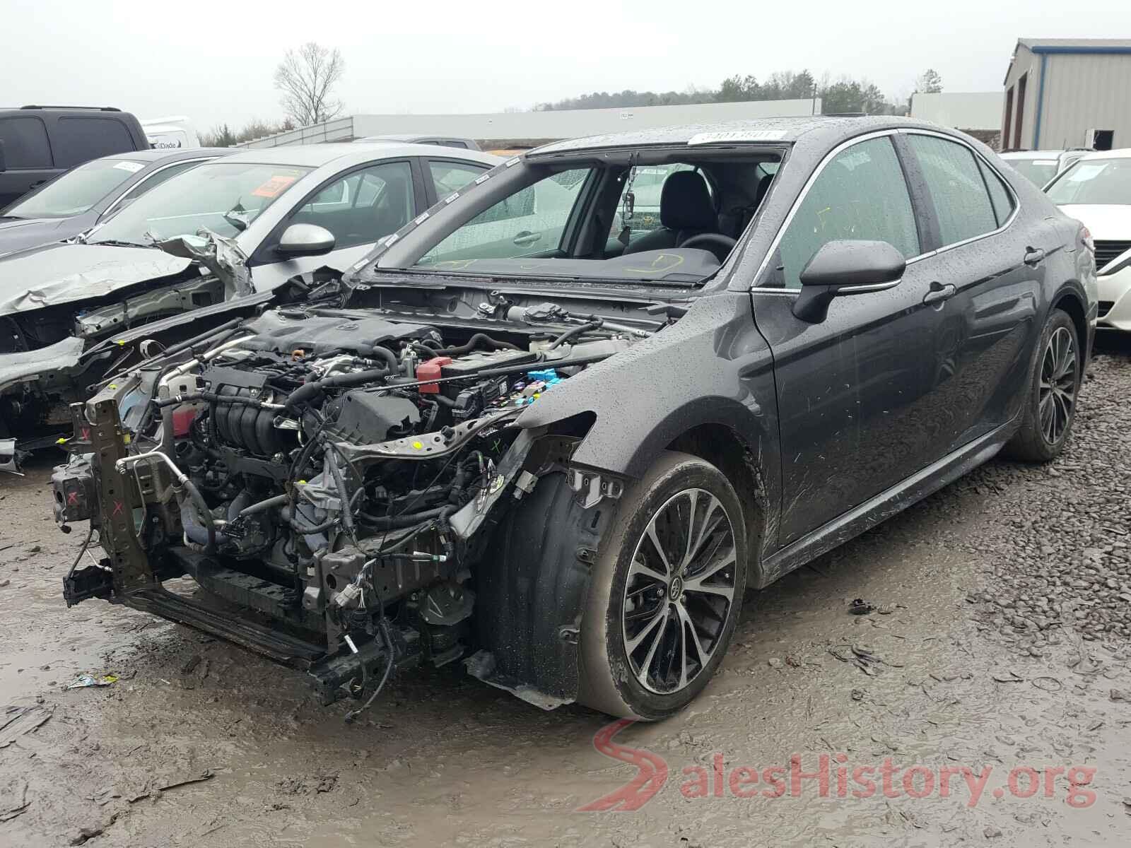 4T1B11HK1JU017090 2018 TOYOTA CAMRY