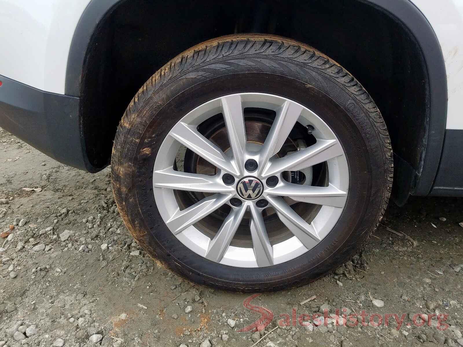 WVGAV7AX3HK053099 2017 VOLKSWAGEN TIGUAN