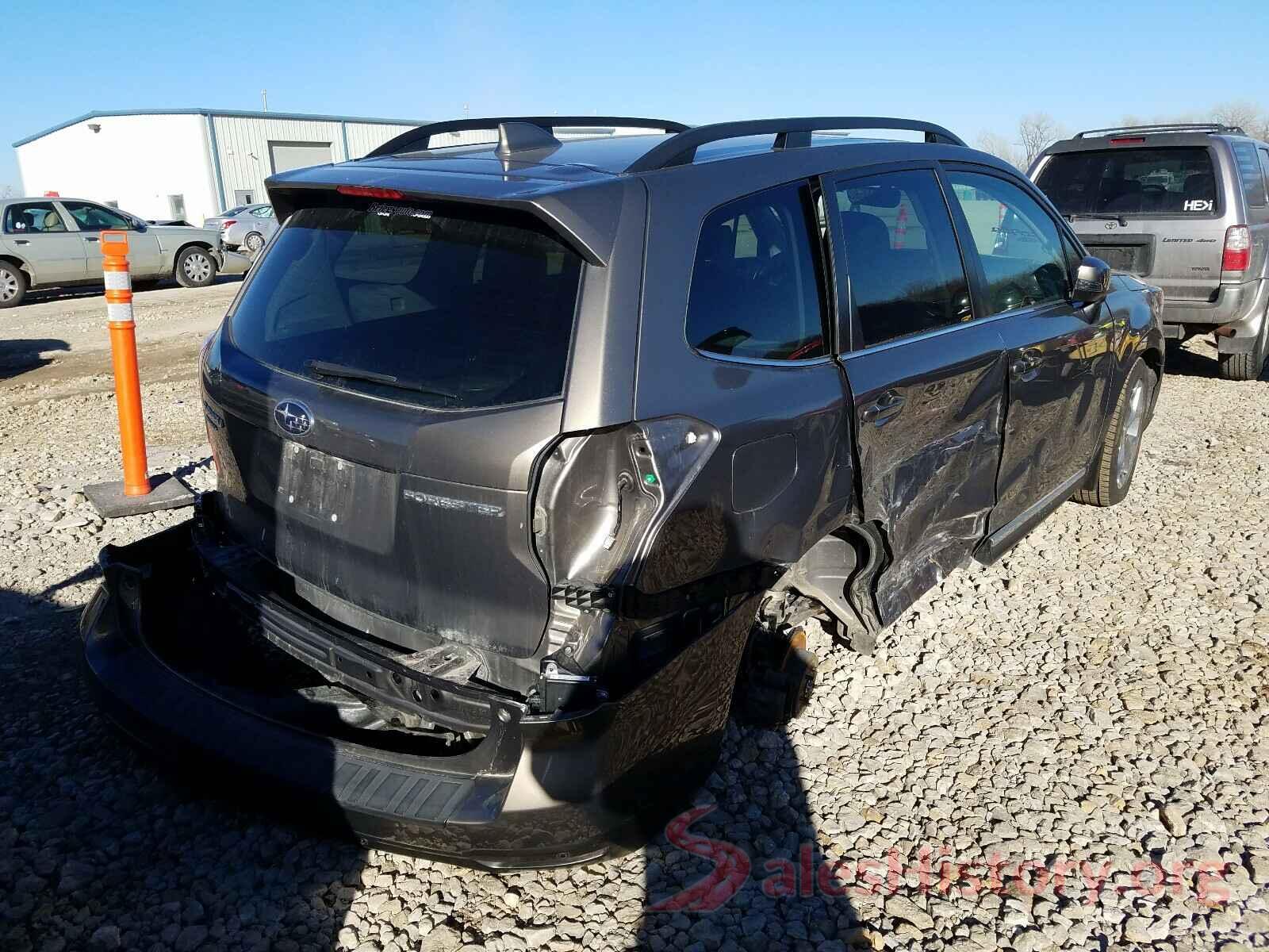 JF2SJAWC8JH550922 2018 SUBARU FORESTER