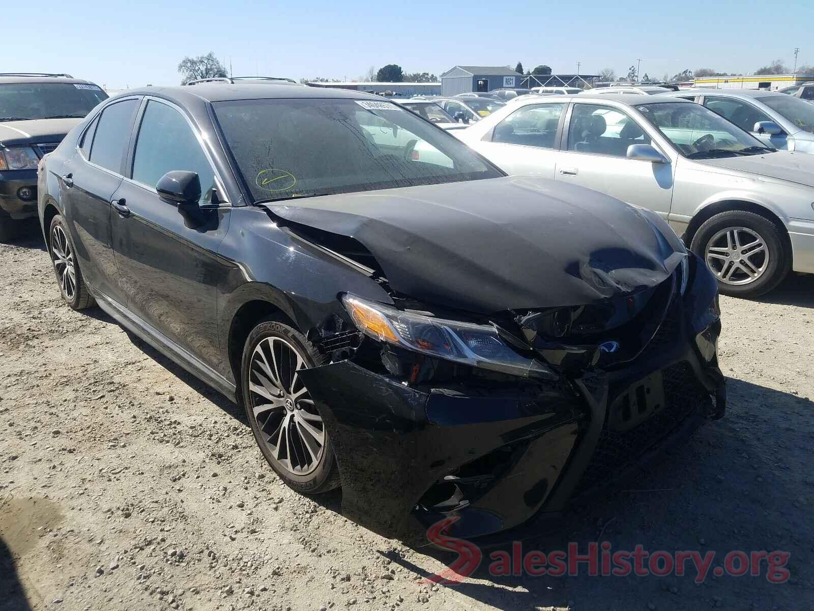 4T1B11HK5KU757582 2019 TOYOTA CAMRY