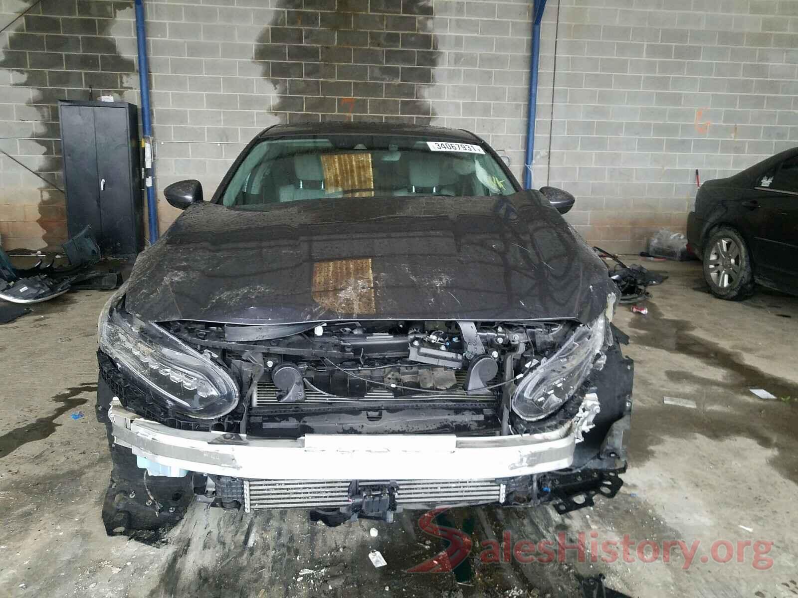 1HGCV1F92JA036392 2018 HONDA ACCORD