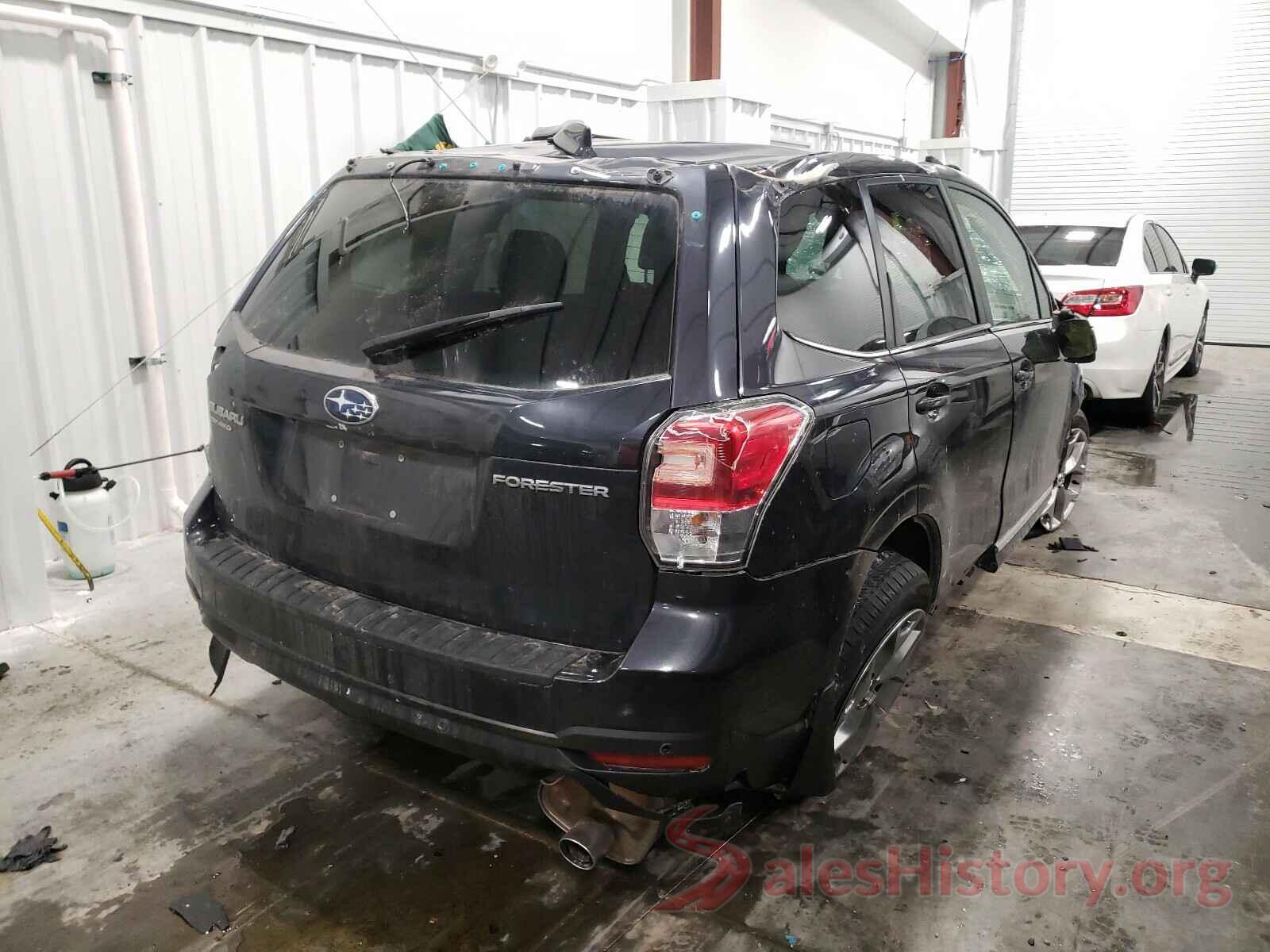 JF2SJAWC4JH610856 2018 SUBARU FORESTER