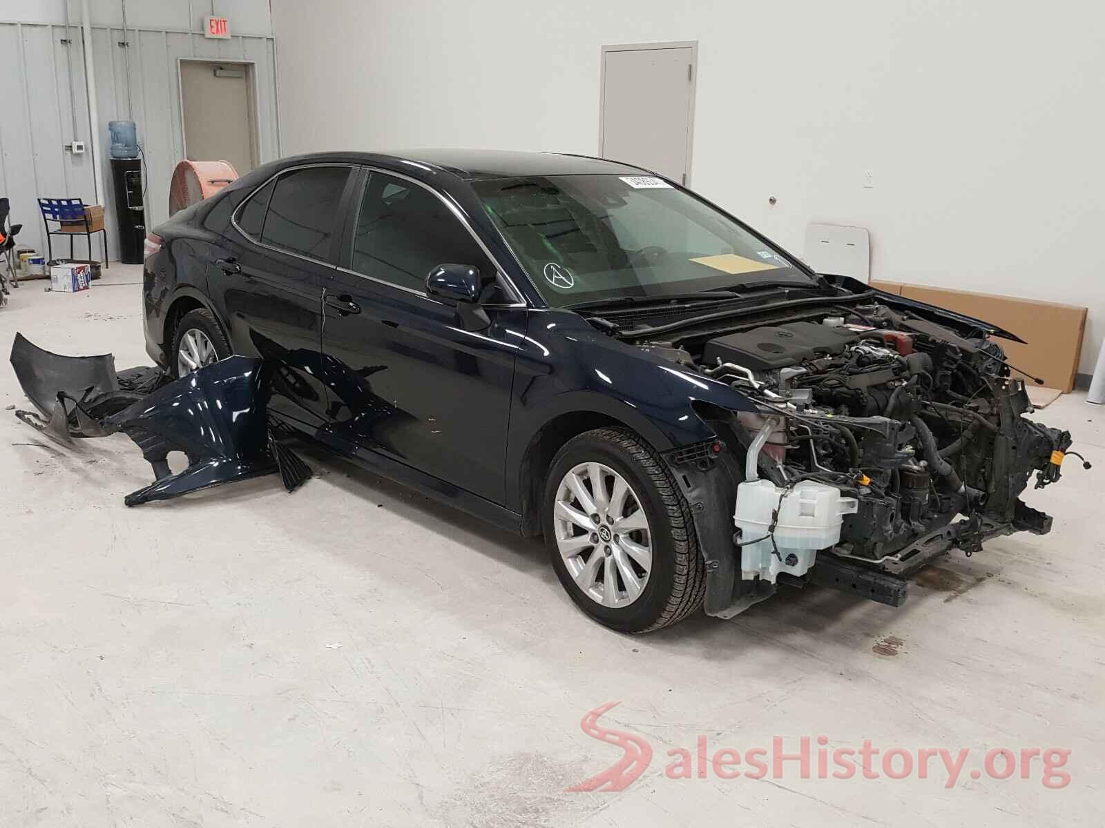 4T1B11HK4JU605646 2018 TOYOTA CAMRY