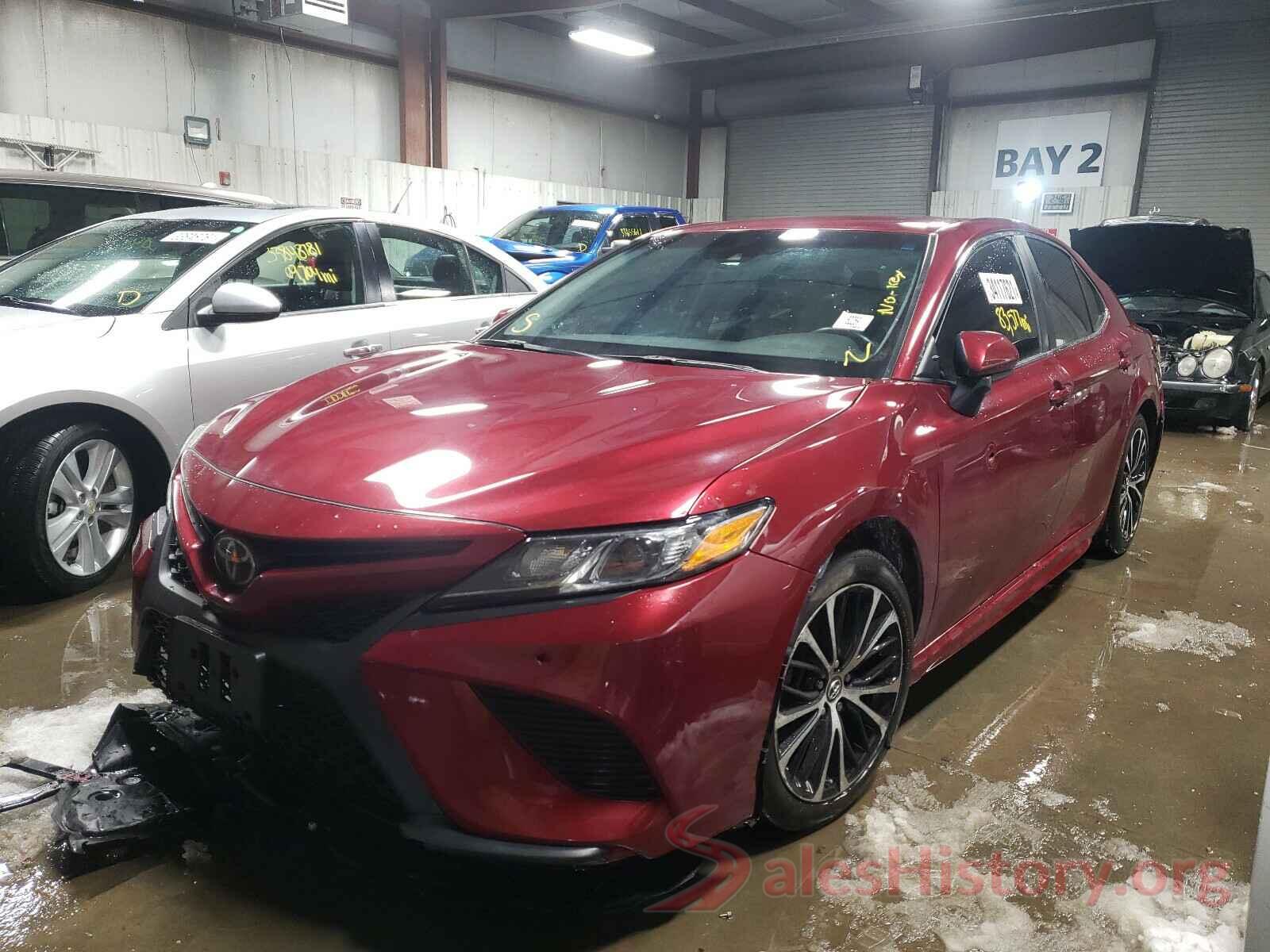 4T1B11HK0JU622329 2018 TOYOTA CAMRY