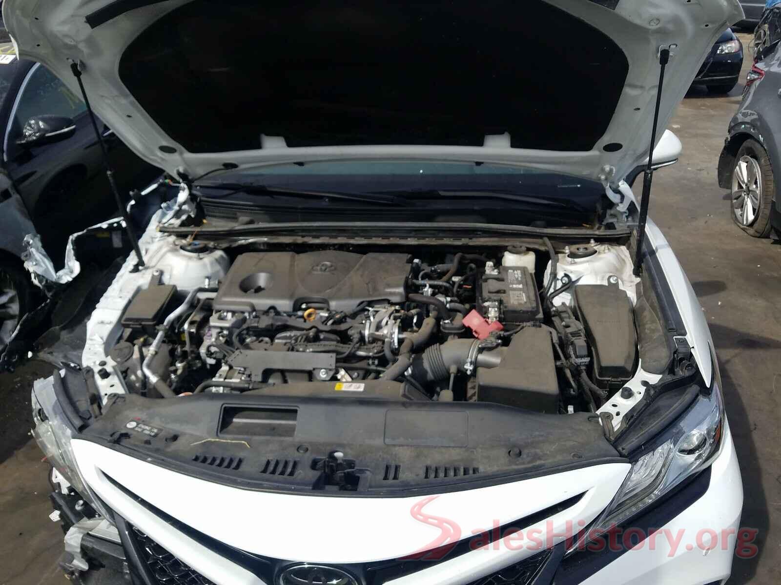 4T1B61HK1JU050317 2018 TOYOTA CAMRY