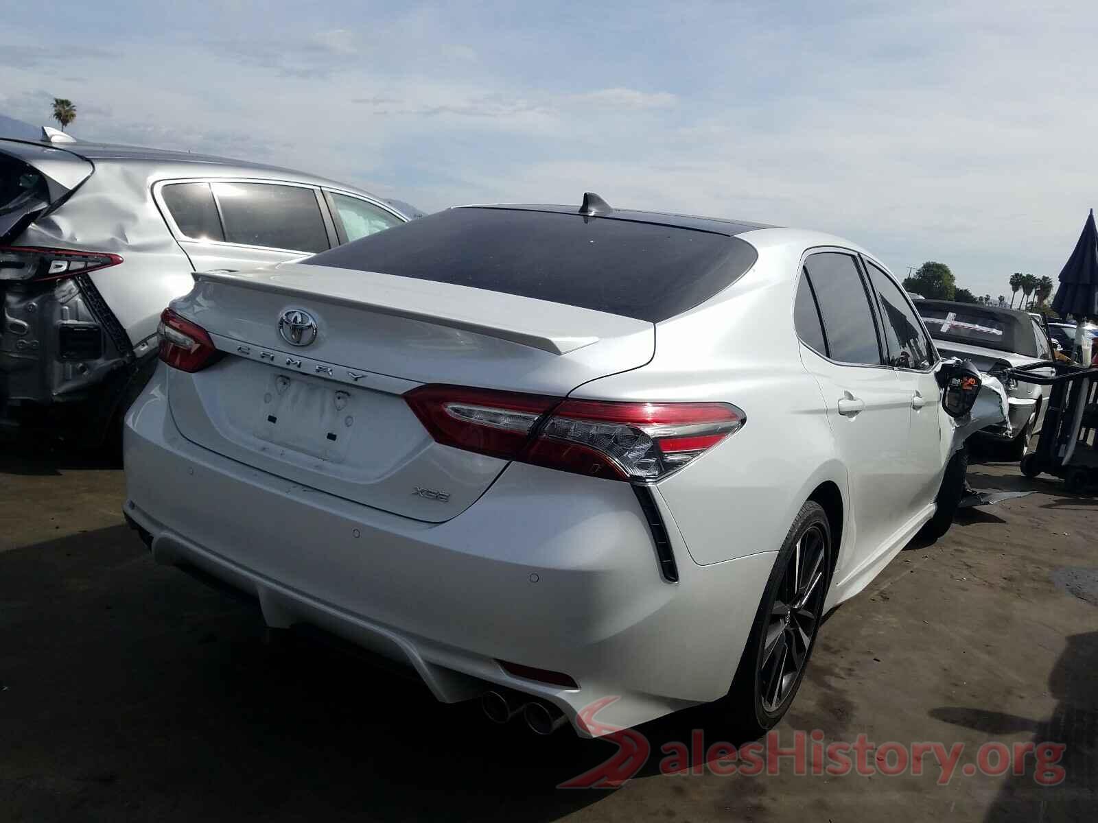 4T1B61HK1JU050317 2018 TOYOTA CAMRY