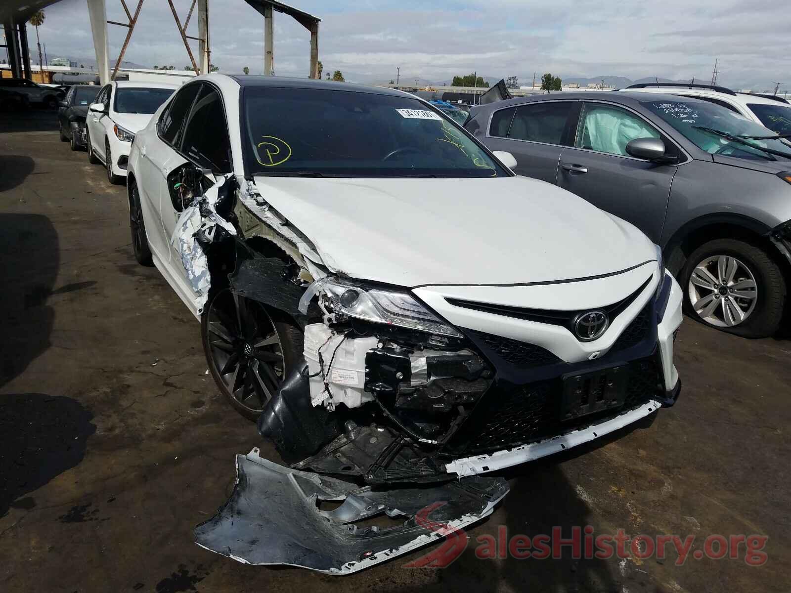 4T1B61HK1JU050317 2018 TOYOTA CAMRY