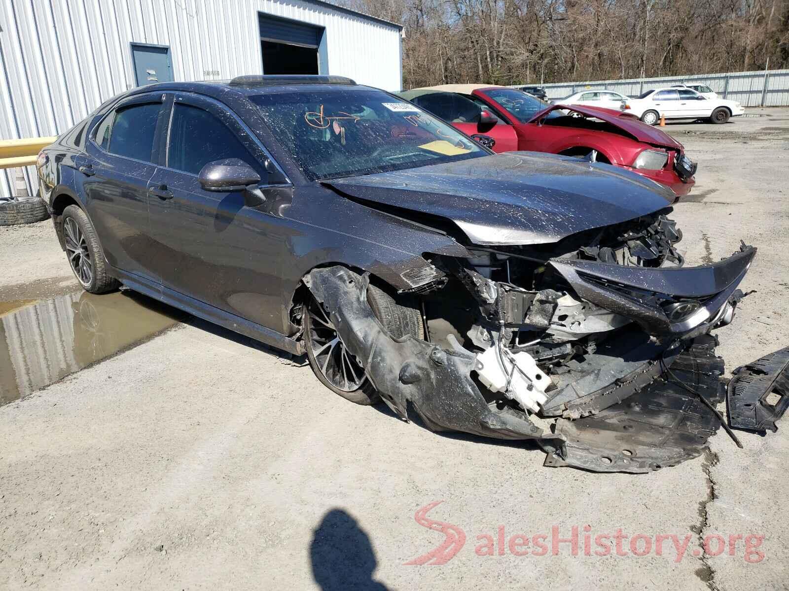 4T1B11HK4JU078594 2018 TOYOTA CAMRY