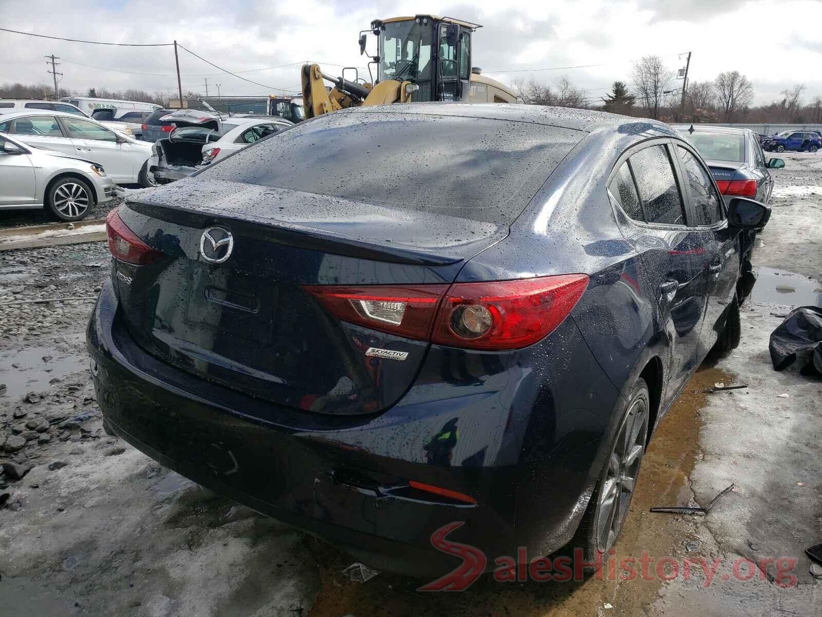 3MZBN1V32JM173842 2018 MAZDA 3