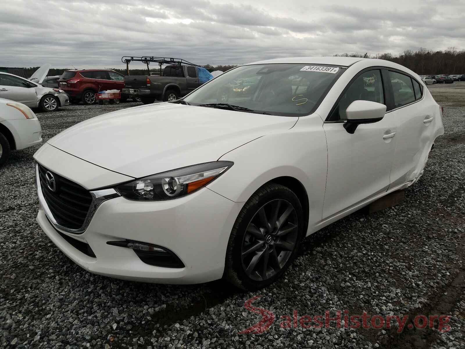 3MZBN1L36JM229588 2018 MAZDA 3